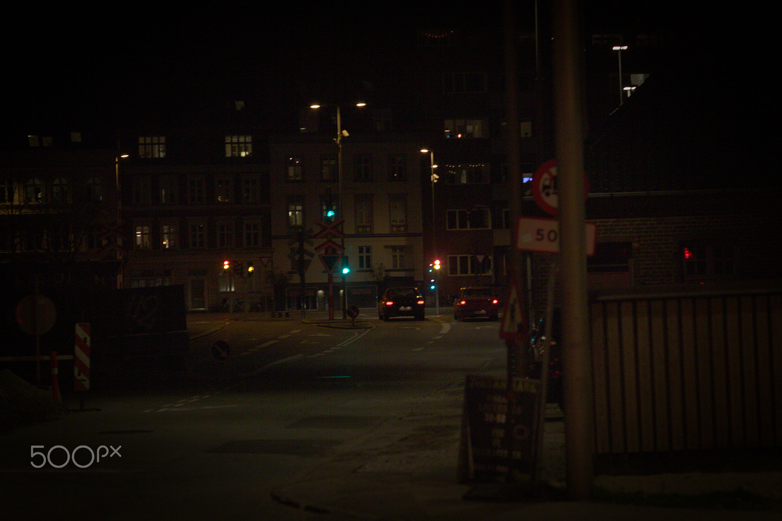 Canon EF 85mm F1.2 sample photo. Nightcity photography
