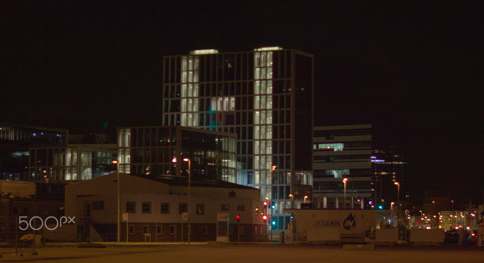 Canon EF 85mm F1.2 sample photo. Nightinthecity photography