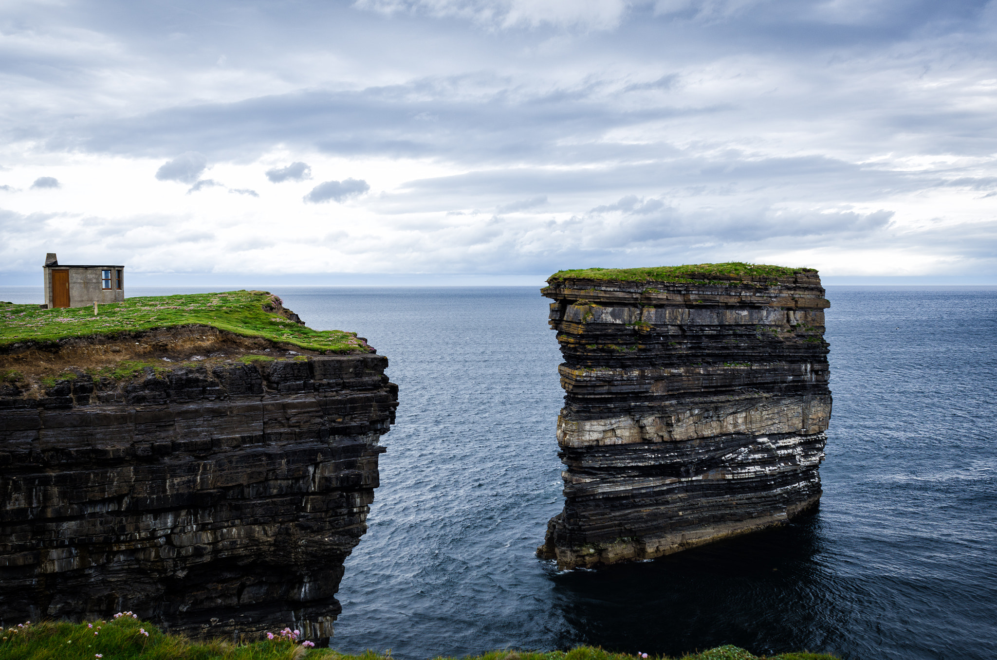 Nikon D7000 + Nikon AF Nikkor 24mm F2.8D sample photo. Downpatrick head photography