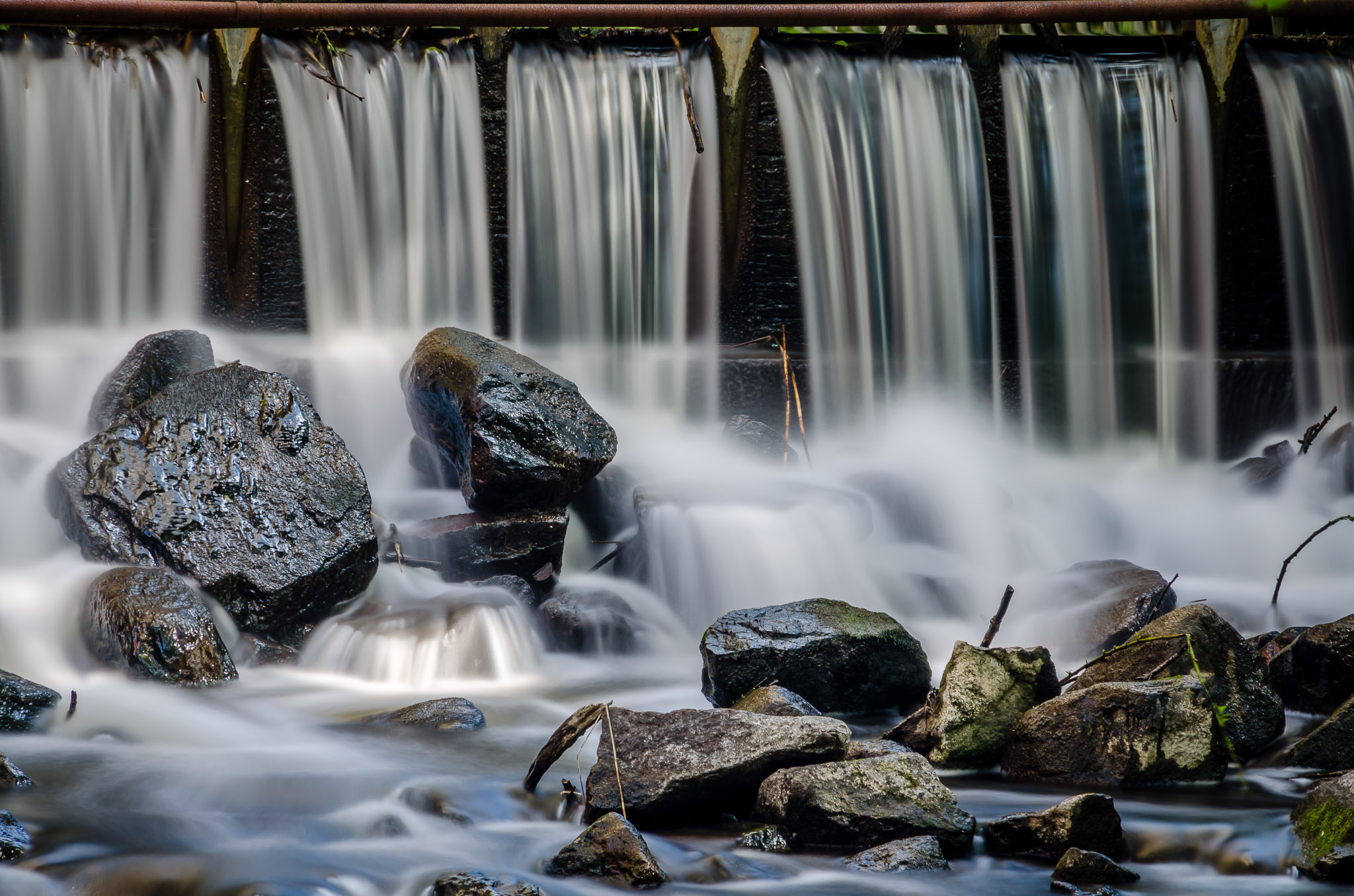 Nikon D5100 + Sigma 18-200mm F3.5-6.3 DC sample photo. Small waterfall in alingsås, sweden. photography