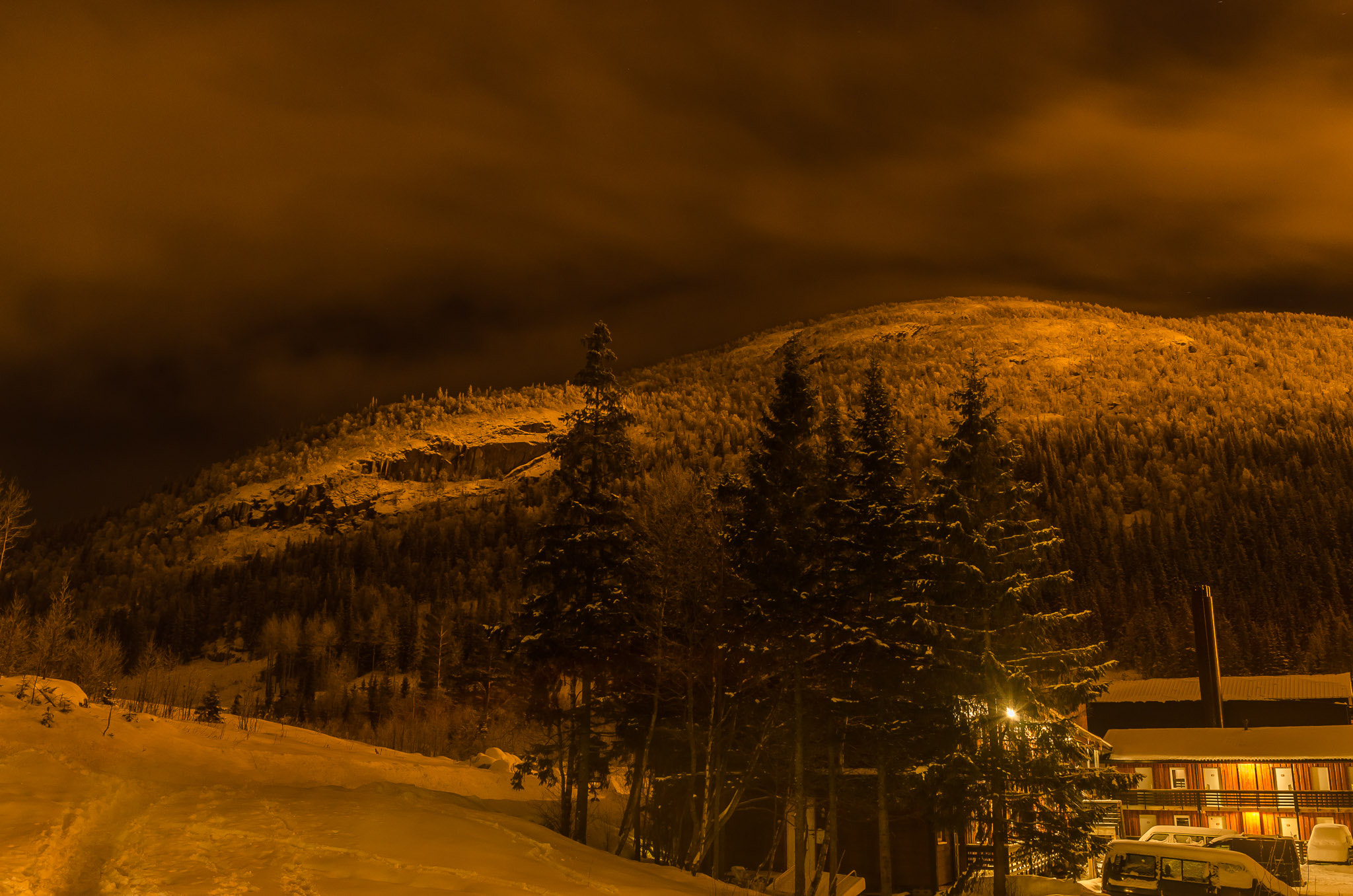 Nikon D5100 + Sigma 18-200mm F3.5-6.3 DC sample photo. Night shot in hemsedal, norway. photography