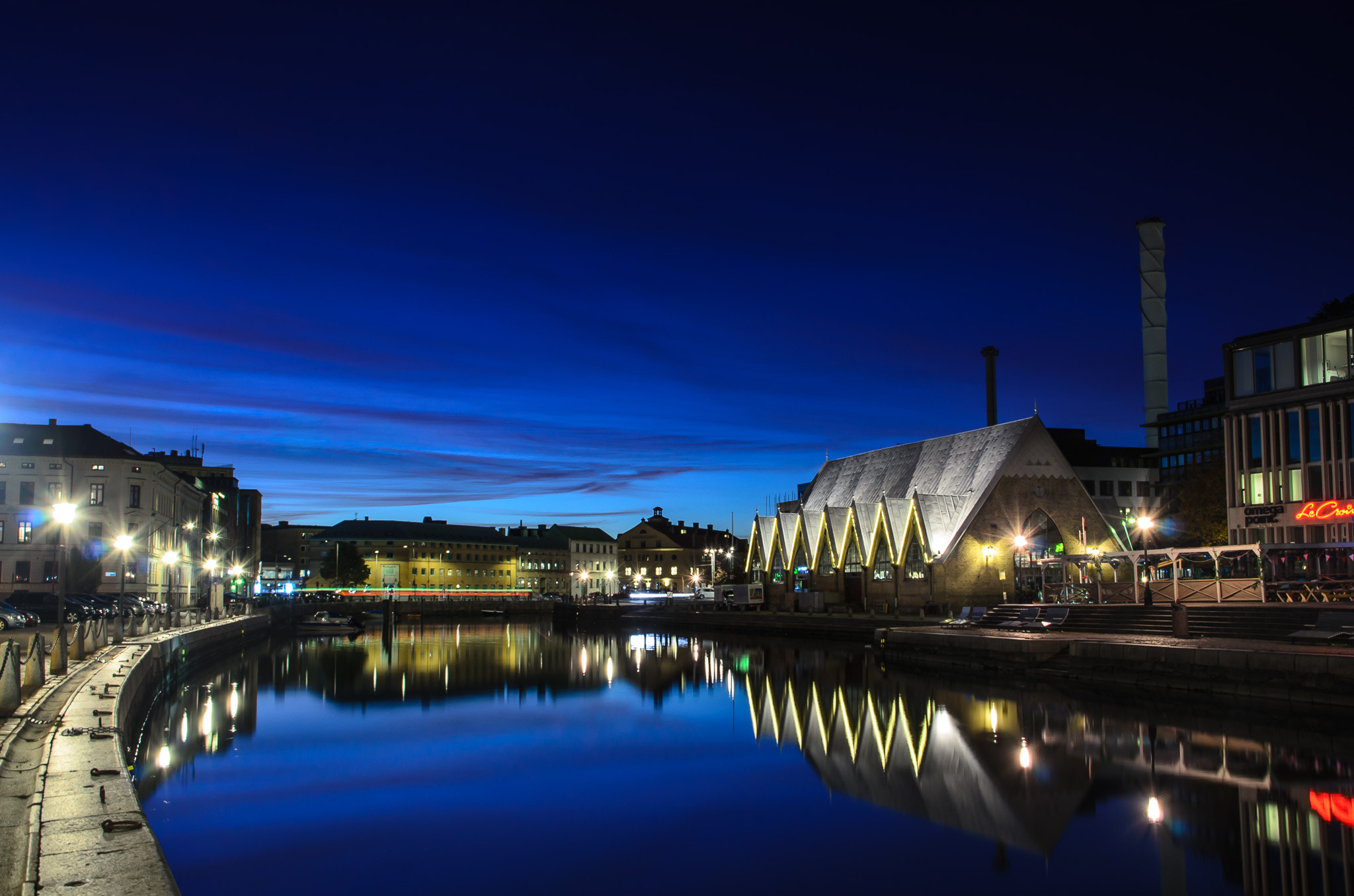 Nikon D5100 + Sigma 18-200mm F3.5-6.3 DC sample photo. Night in gothenburg, sweden. photography