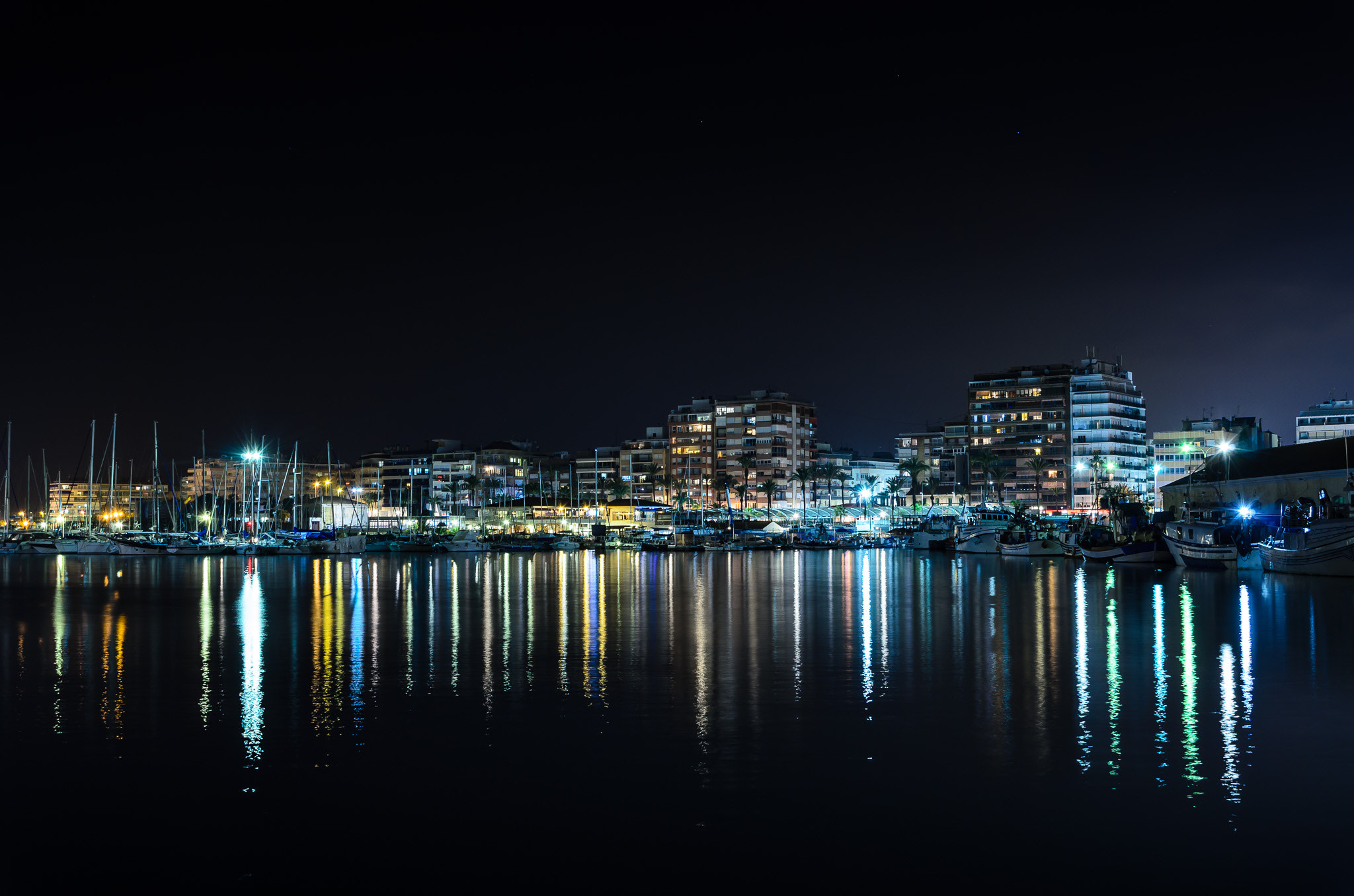 Nikon D5100 + Sigma 18-200mm F3.5-6.3 DC sample photo. Night in torrevieja, spain. photography