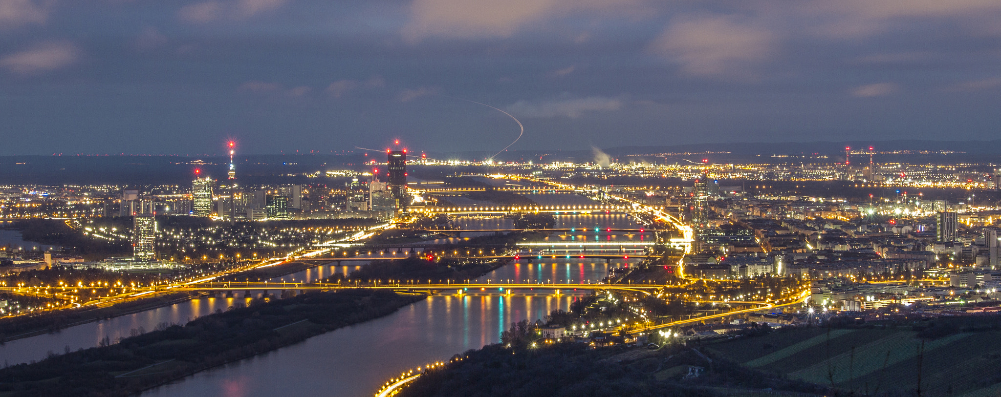 Canon EOS 7D + Sigma 24-105mm f/4 DG OS HSM | A sample photo. Blue hour- vienna photography