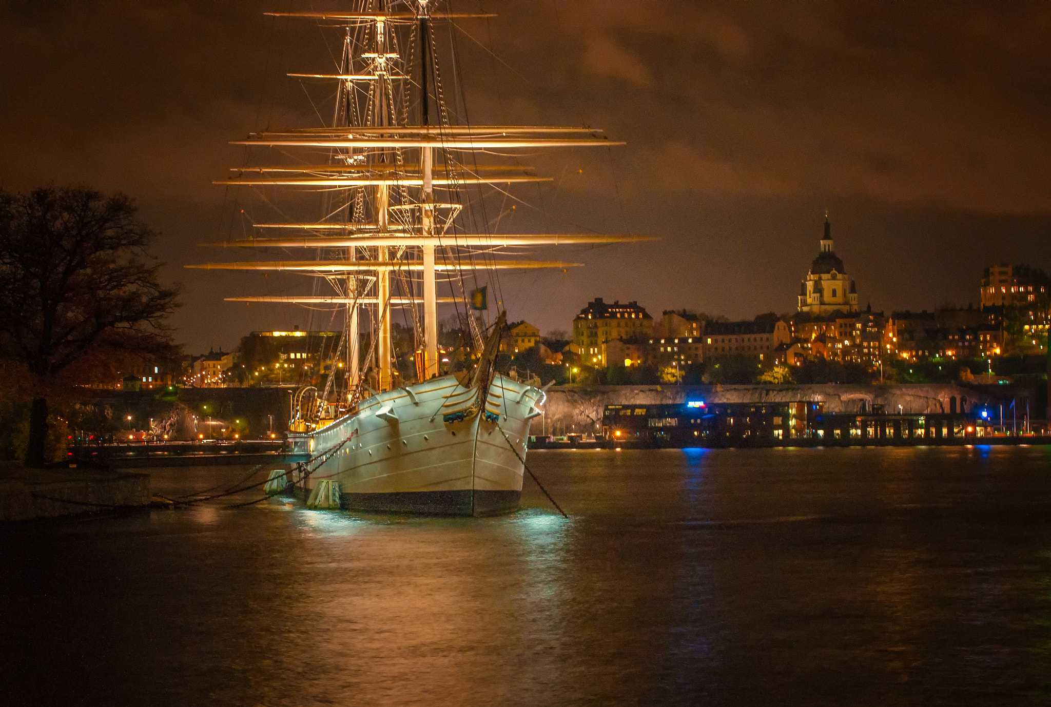 Sony Alpha DSLR-A700 + Sigma 50mm F1.4 EX DG HSM sample photo. Stockholm photography