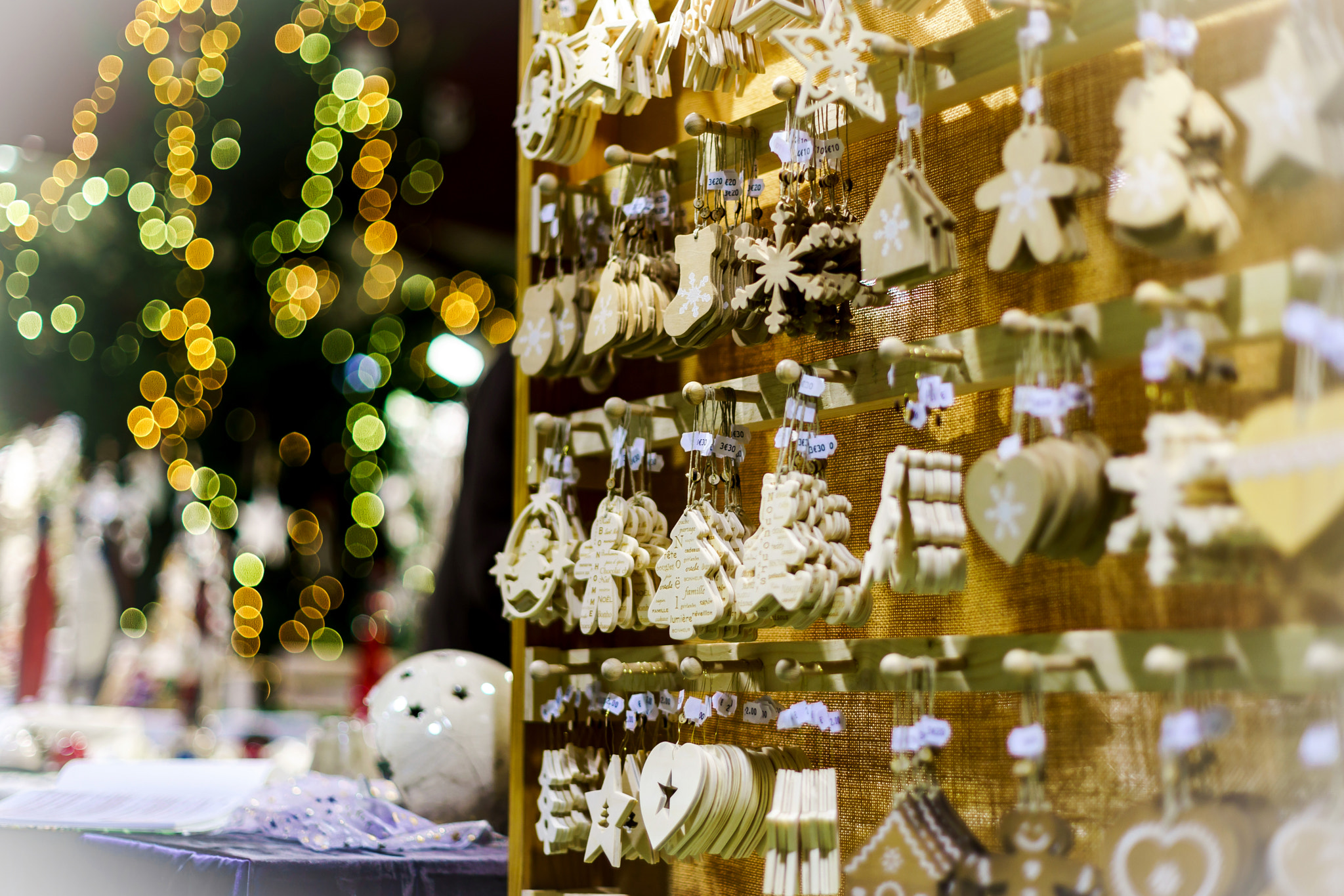 Sony a99 II + Minolta AF 50mm F1.4 [New] sample photo. Traditional christmas market with handmade souvenirs photography