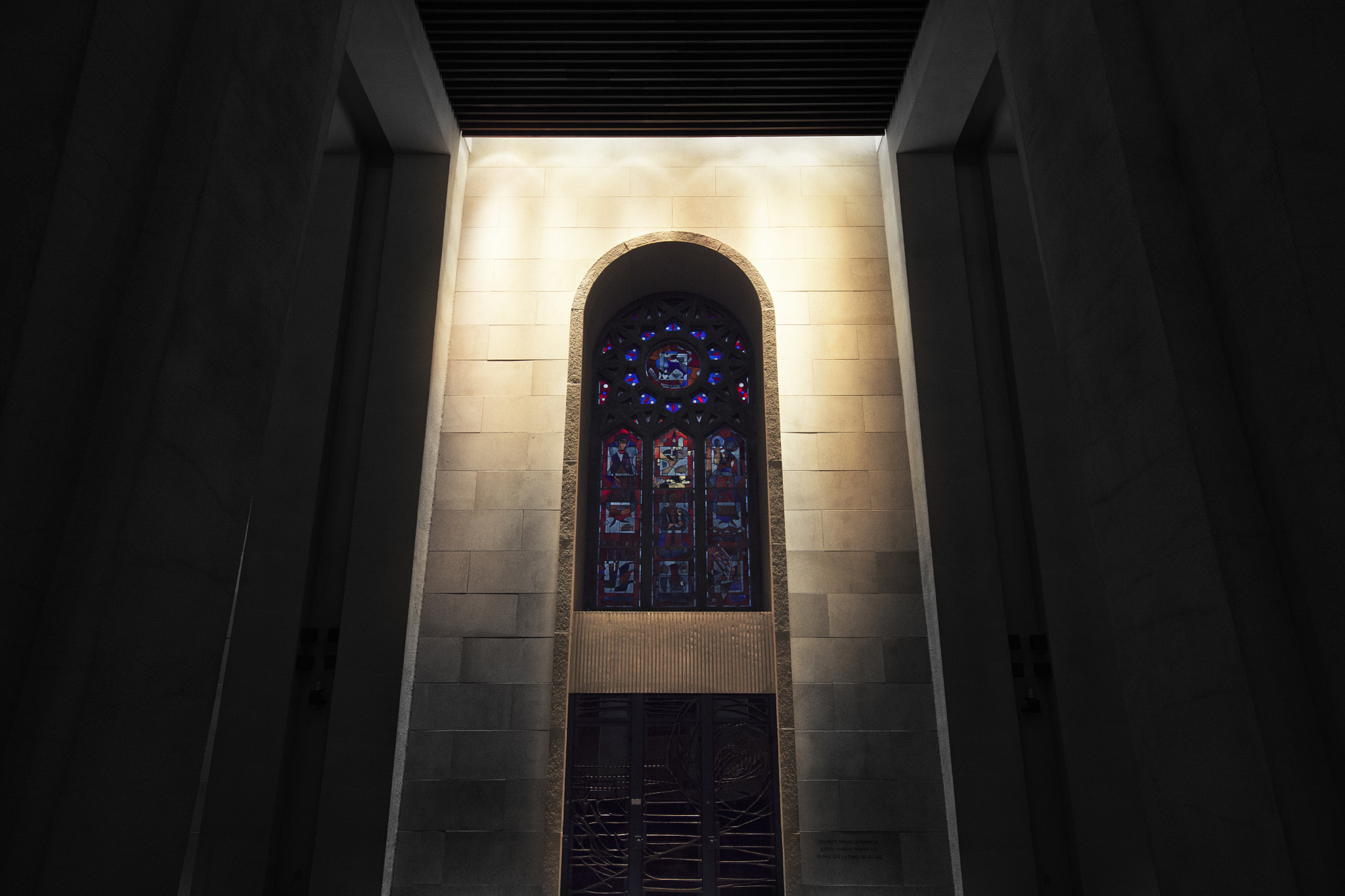 Canon EF 11-24mm F4L USM sample photo. Cathedral in montreal photography