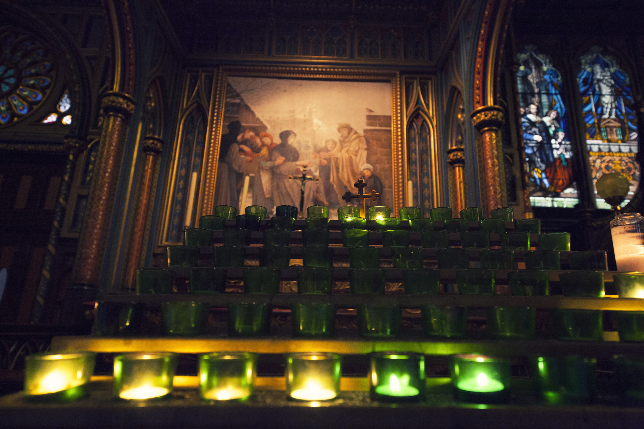Canon EF 11-24mm F4L USM sample photo. Cathedral in montreal photography