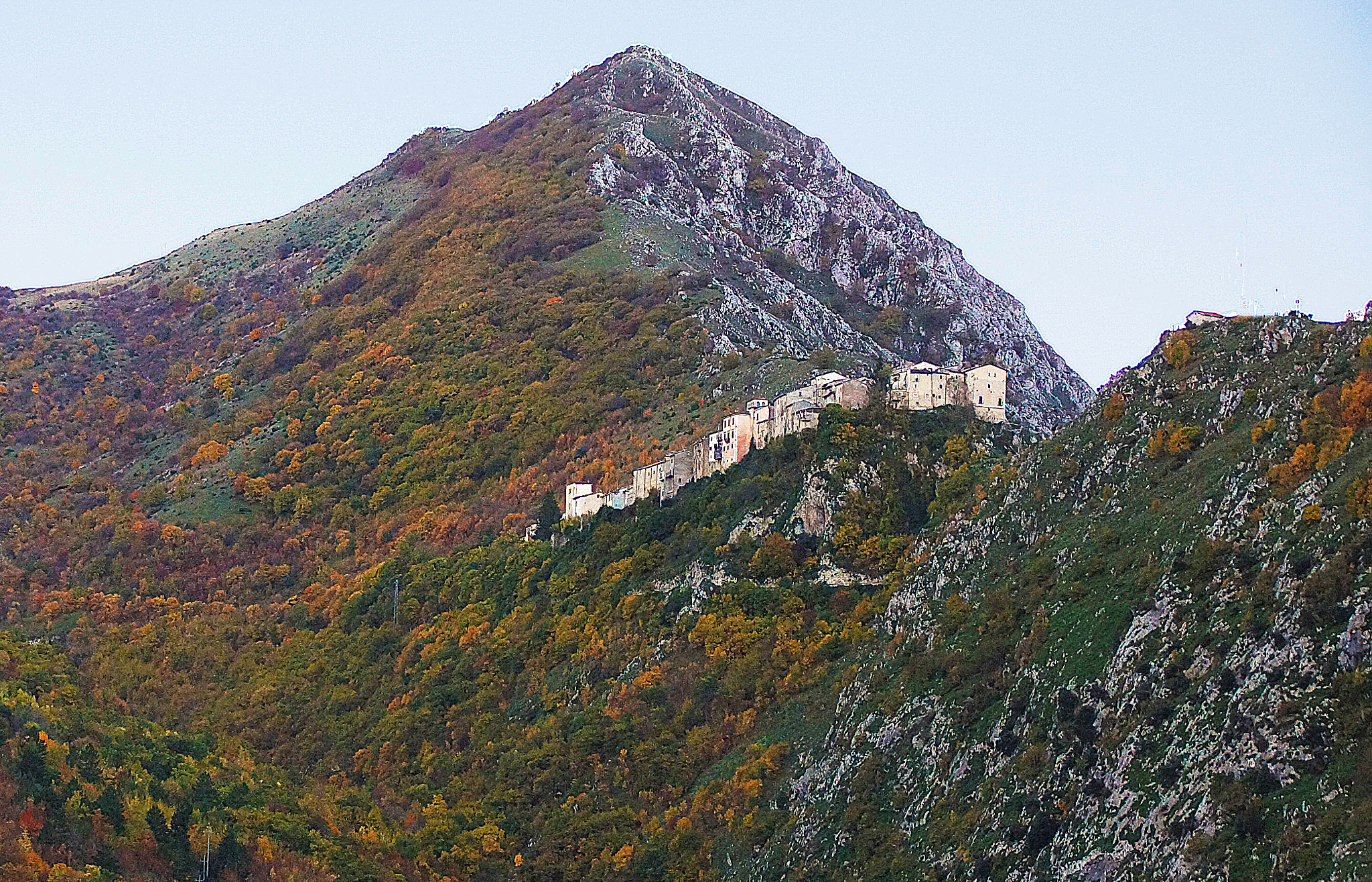 Sony SLT-A77 + DT 18-300mm F3.5-6.3 sample photo. Mountain village photography