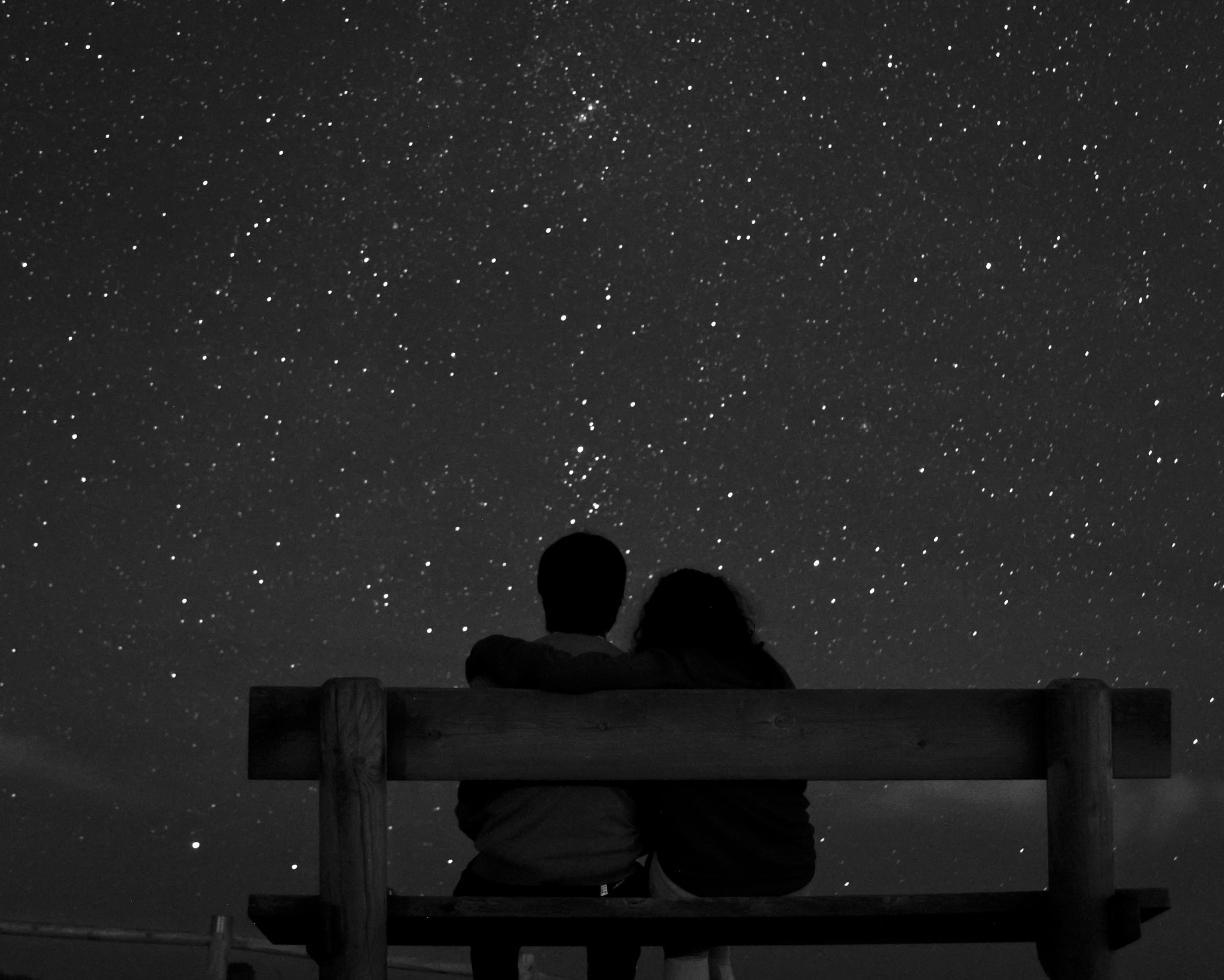 Nikon D5100 + AF Zoom-Nikkor 35-80mm f/4-5.6D sample photo. Lovers looking the universe. photography