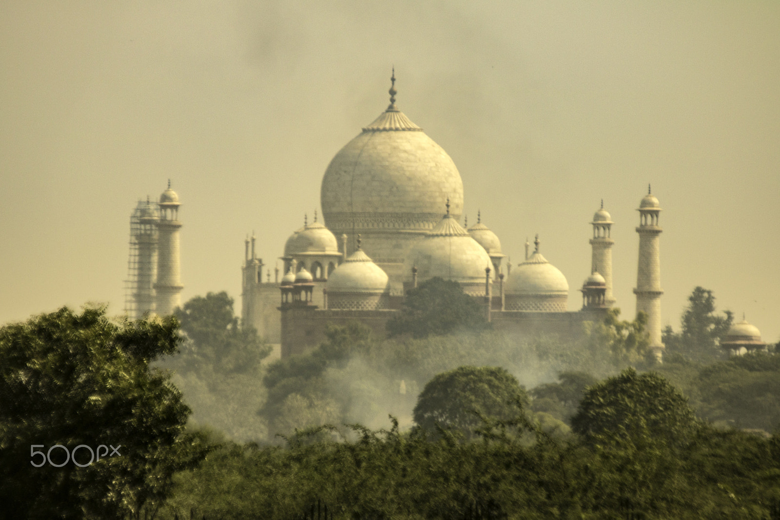 Canon EF 70-300mm F4-5.6 IS USM sample photo. Taj mahal pollution photography