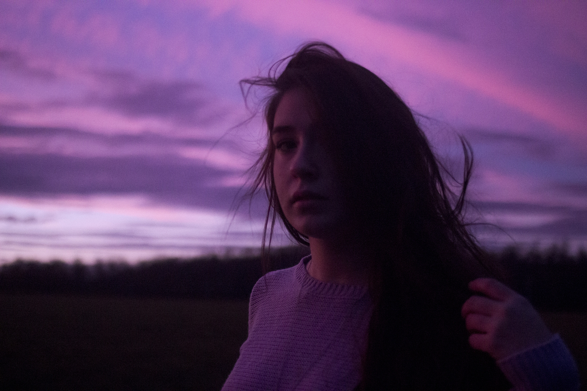 Canon EOS 600D (Rebel EOS T3i / EOS Kiss X5) + Canon EF 35mm F2 sample photo. You were red, you liked me cause i was blue. you touched me and i became a lilac sky, and you decide photography