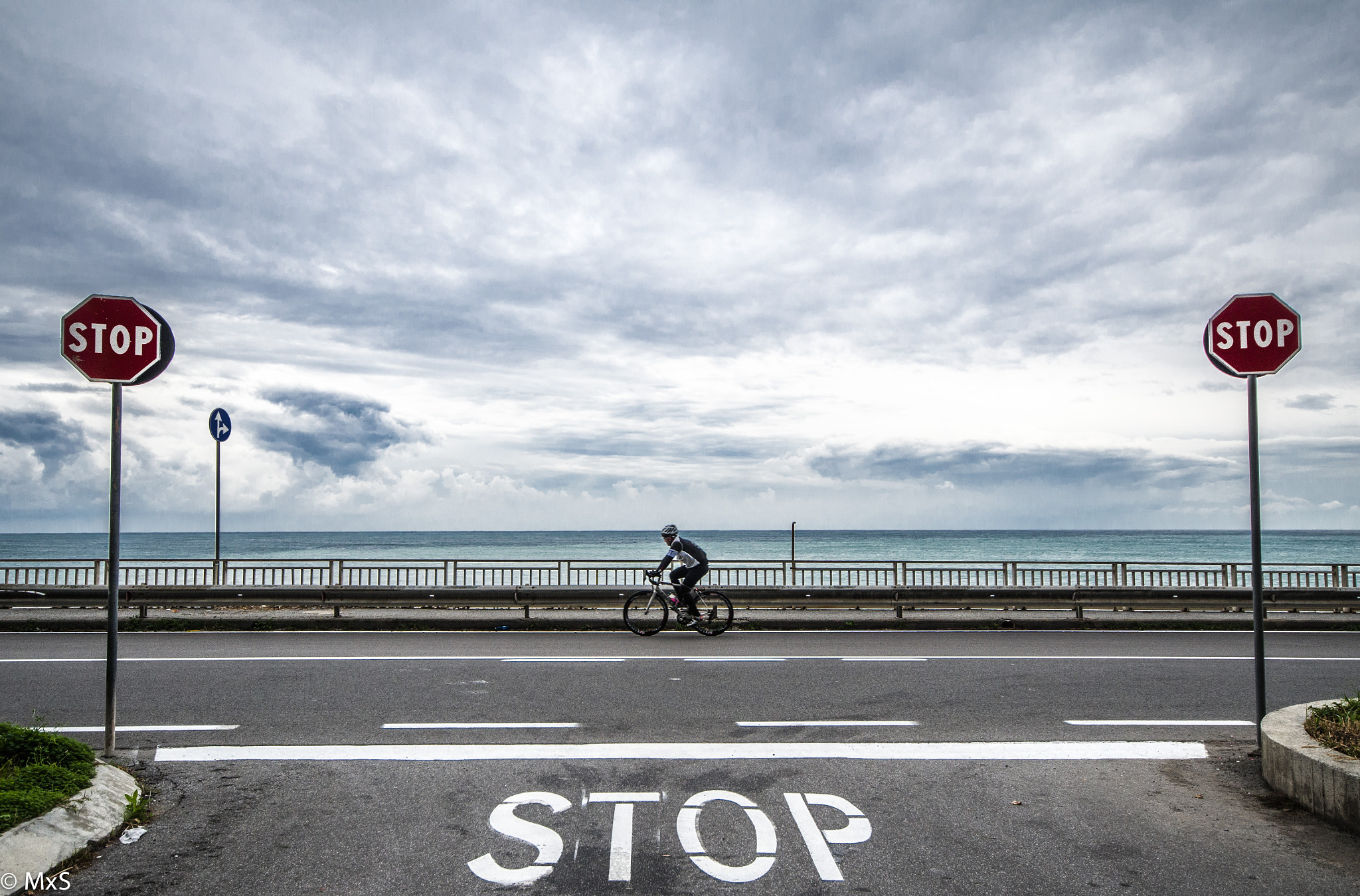 Sigma AF 10-20mm F4-5.6 EX DC sample photo. Stop photography