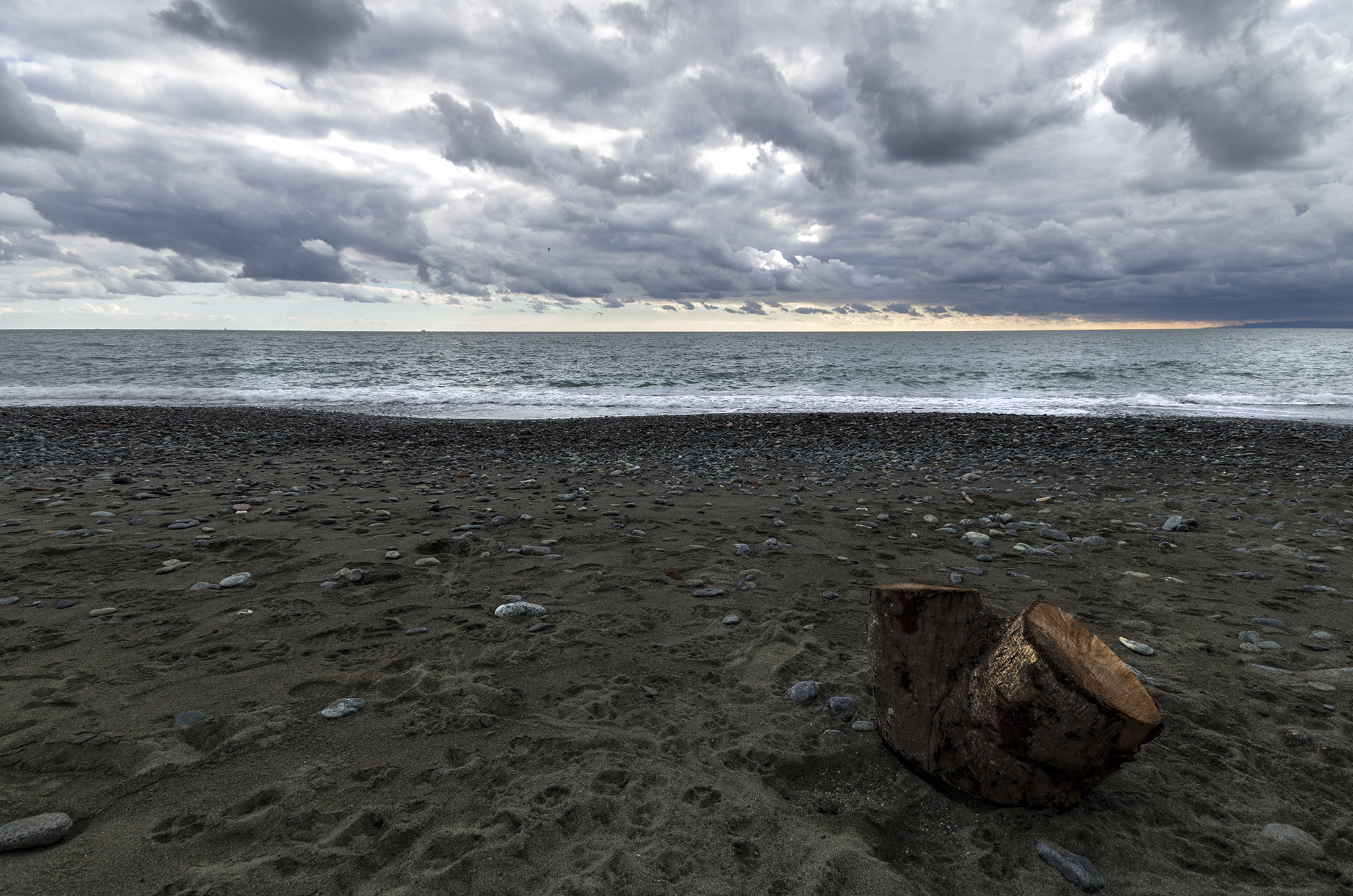 Sigma AF 10-20mm F4-5.6 EX DC sample photo. Autumn beach photography