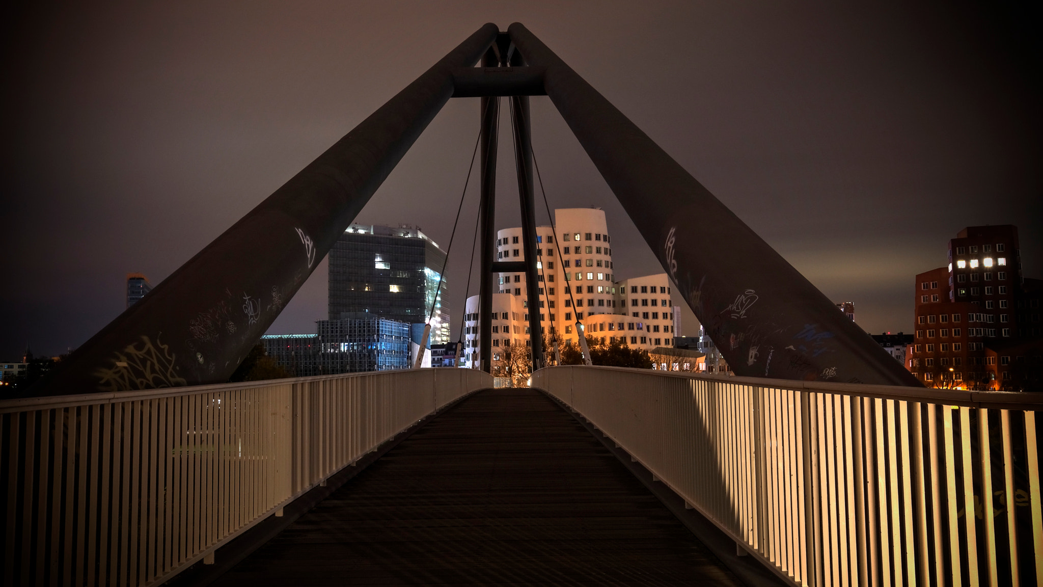 Sony DT 16-105mm F3.5-5.6 sample photo. The bridge photography
