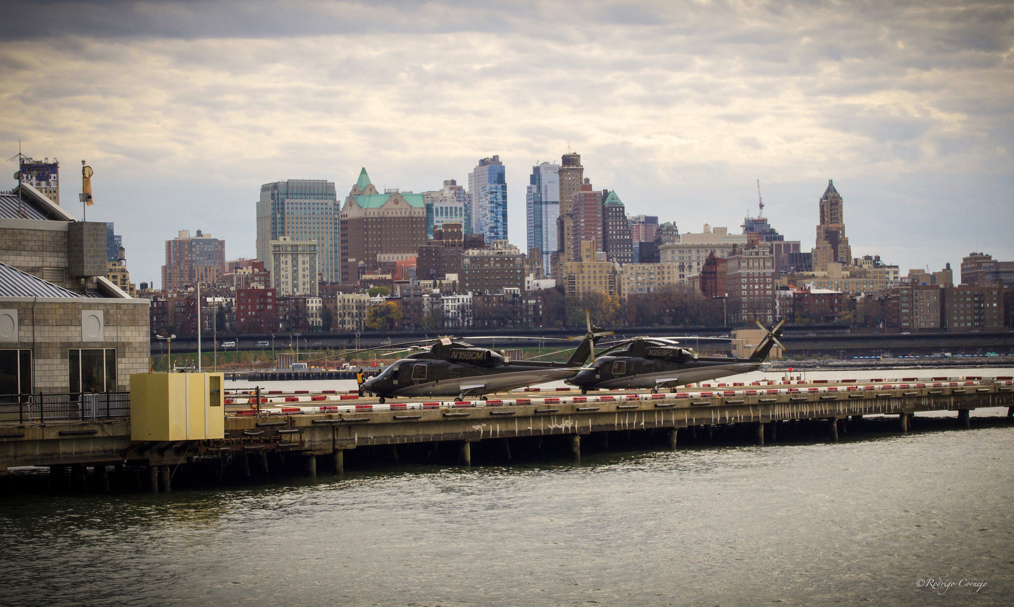 Olympus M.Zuiko Digital 14-42mm F3.5-5.6 II R sample photo. Heliport at pier 6 nyc photography