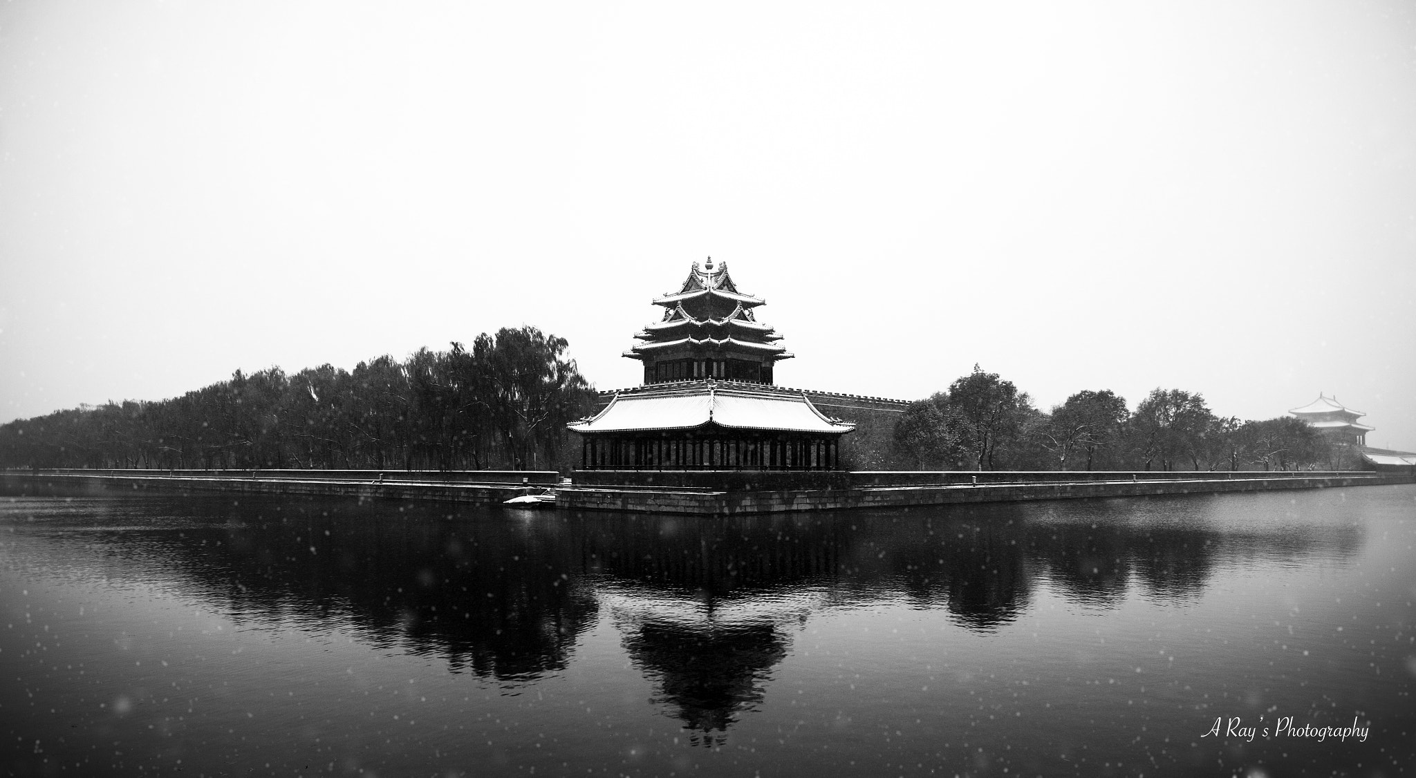 Nikon Df + Nikon AF Nikkor 24mm F2.8D sample photo. Snowy forbidden city photography