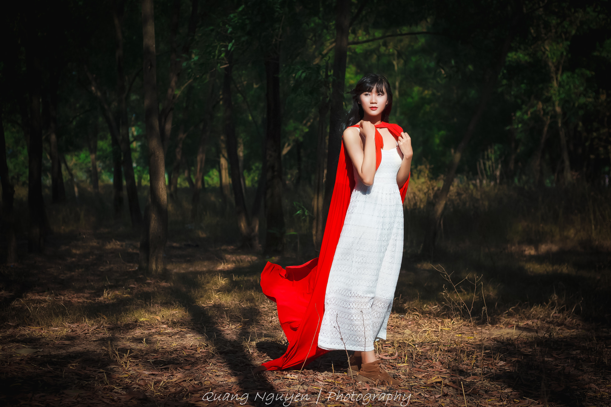 Canon EOS-1D Mark III + Canon EF 50mm F1.8 II sample photo. Red riding hood photography