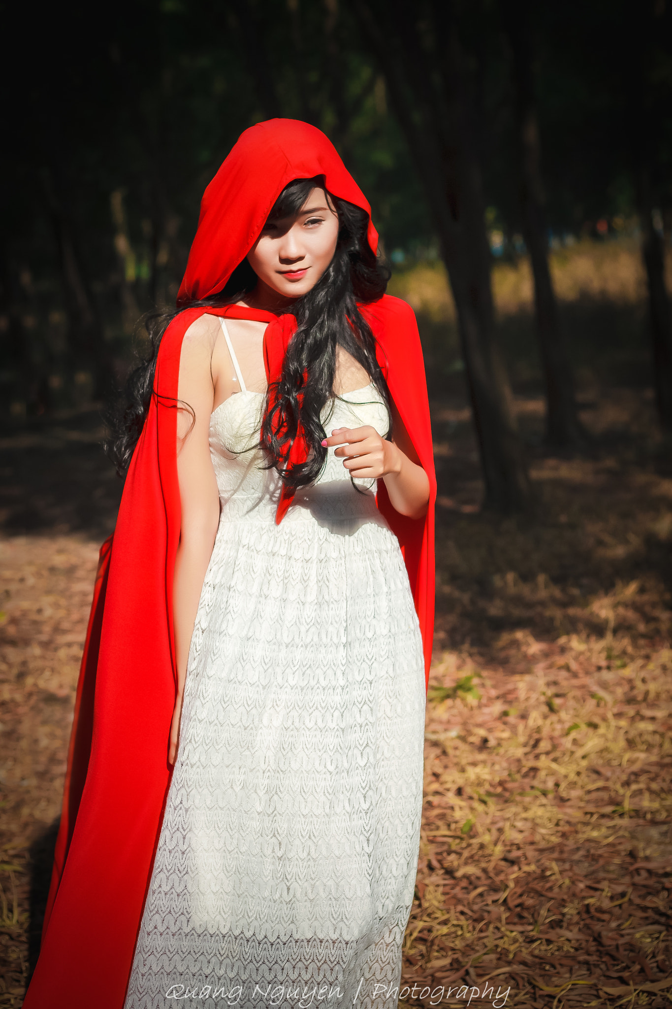 Canon EOS-1D Mark III + Canon EF 50mm F1.8 II sample photo. Red riding hood photography