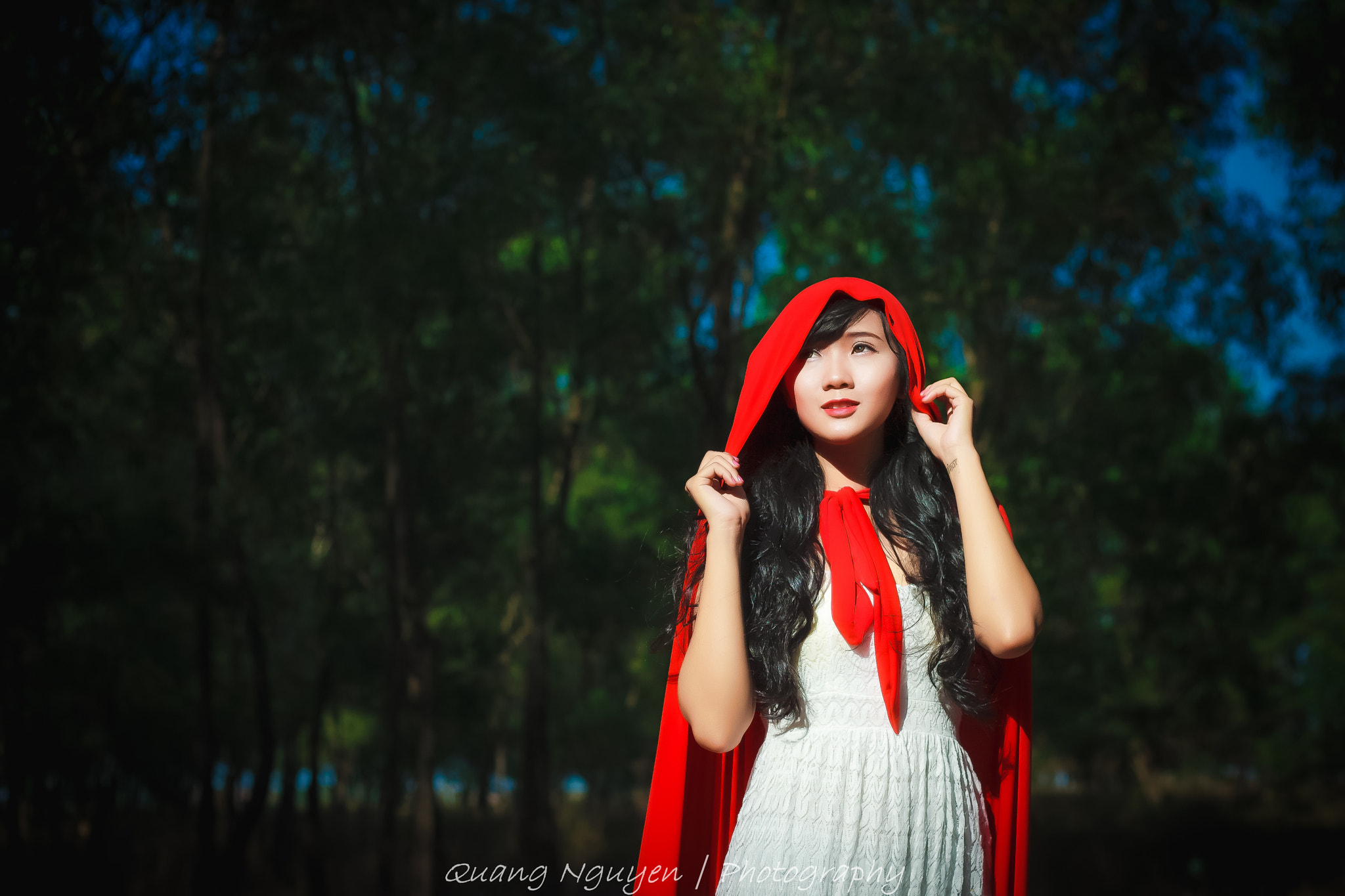 Canon EOS-1D Mark III + Canon EF 50mm F1.8 II sample photo. Red riding hood photography