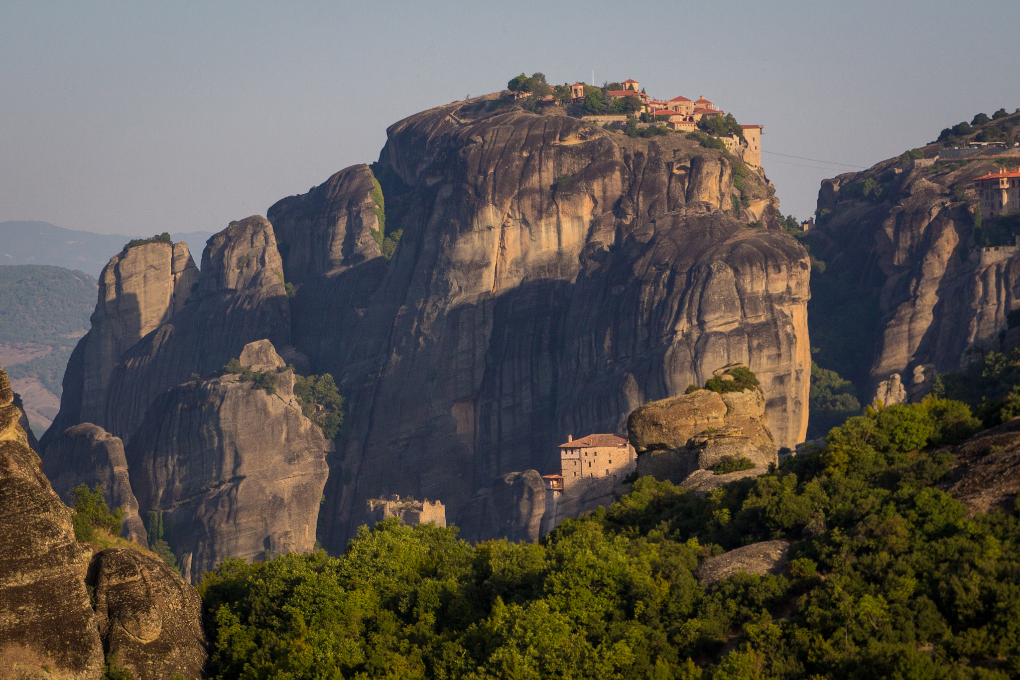 Canon EOS 700D (EOS Rebel T5i / EOS Kiss X7i) + Canon EF 500mm F4L IS USM sample photo. Sunrise at meteora photography