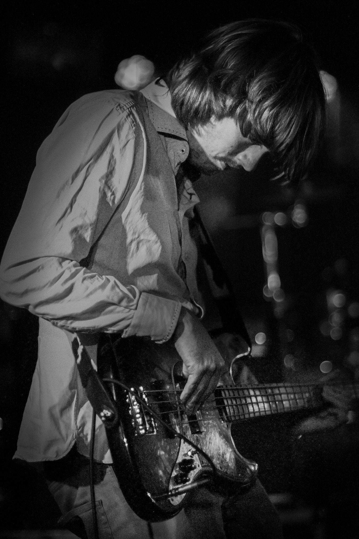 85mm F1.4 sample photo. Gitarist photography