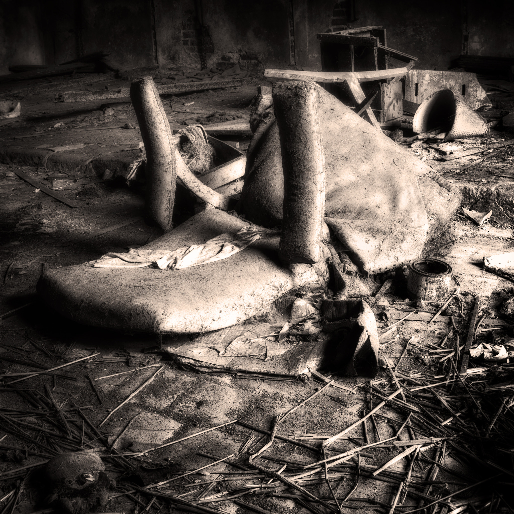 Tamron SP AF 17-50mm F2.8 XR Di II LD Aspherical (IF) sample photo. The armchair photography