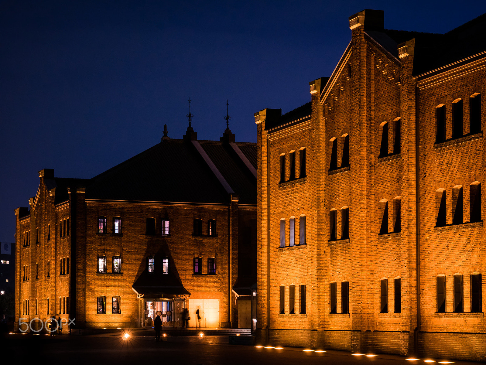 Panasonic DMC-GM1S + Olympus M.Zuiko Digital 45mm F1.8 sample photo. Yokohama red brick warehouse photography