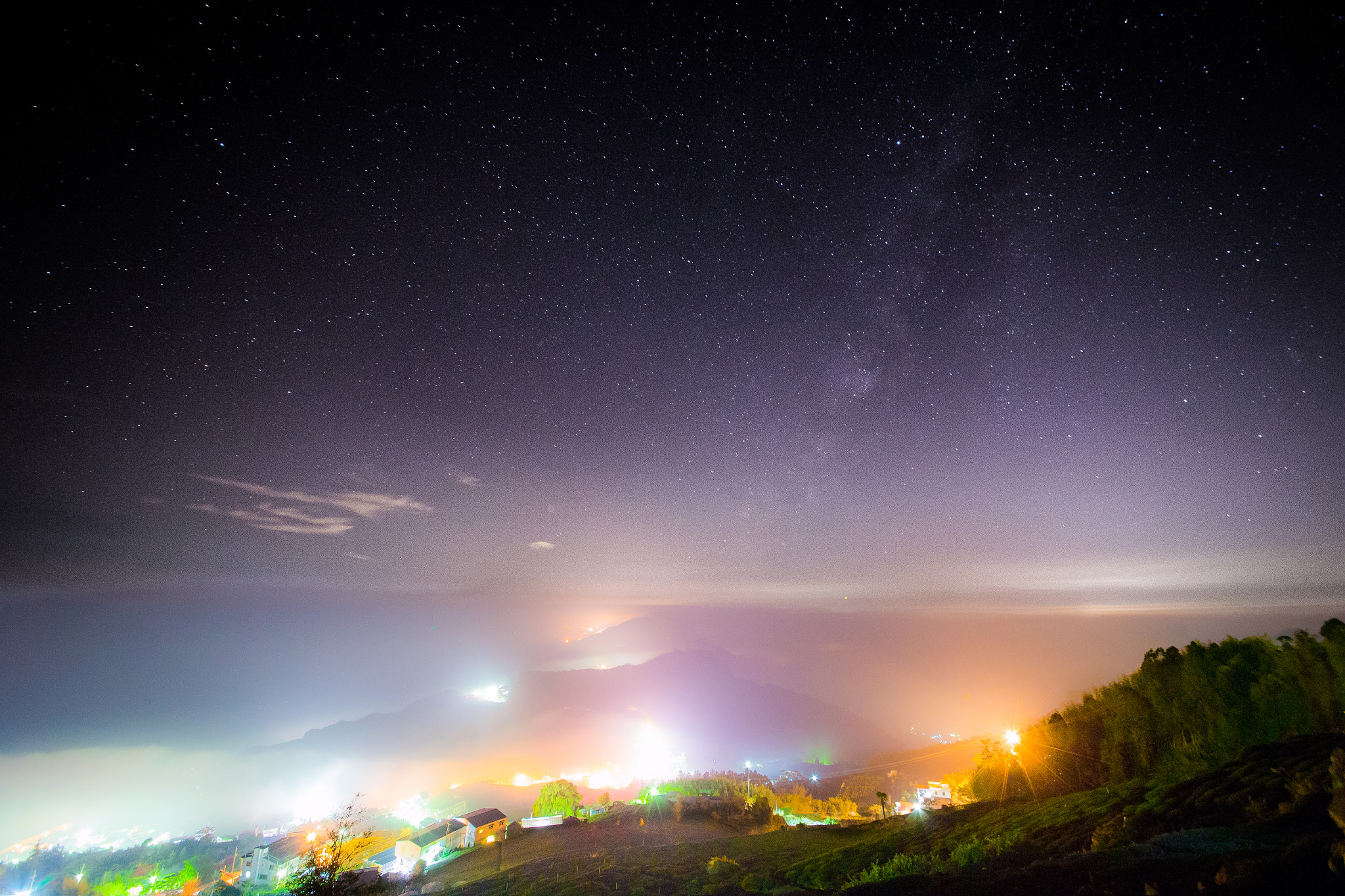 Sigma 12-24mm F4.5-5.6 II DG HSM sample photo. Colored glass light ＆ milky way photography