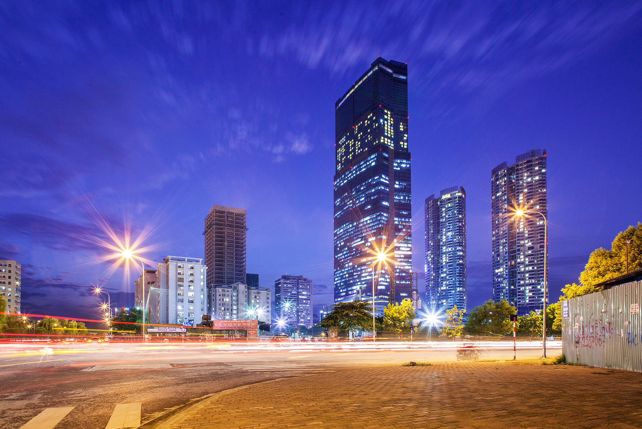 Canon EF 20-35mm F3.5-4.5 USM sample photo. Keangnam tower photography