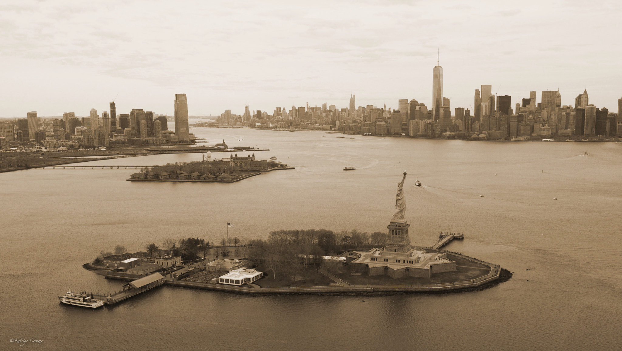 Olympus M.Zuiko Digital 14-42mm F3.5-5.6 II R sample photo. New york, new york photography