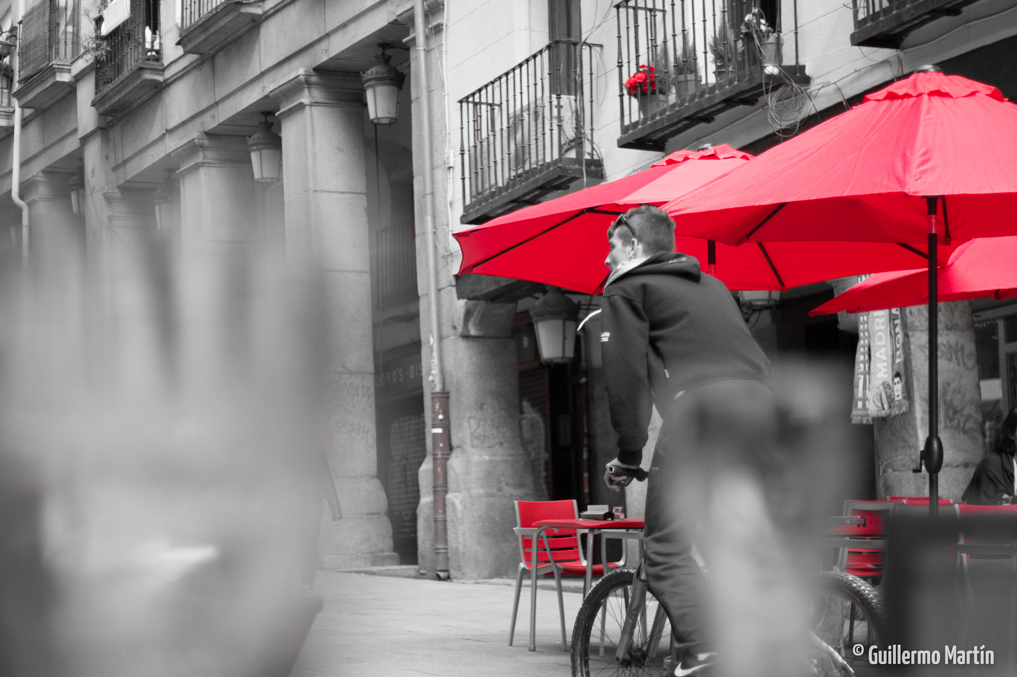 Sony Alpha NEX-3 + Sony DT 50mm F1.8 SAM sample photo. En bici hacia la puerta de toledo photography