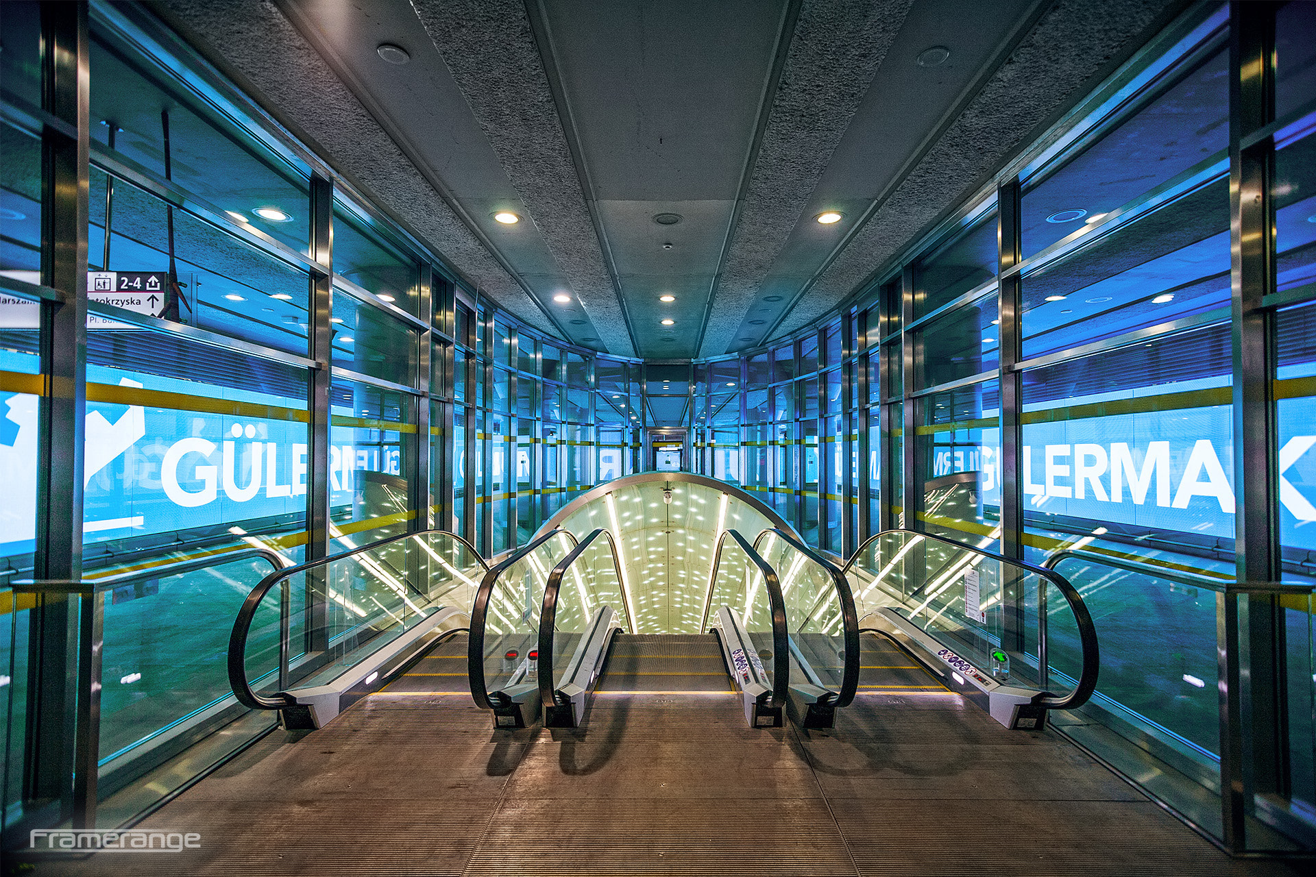 Canon EF-S 10-22mm F3.5-4.5 USM sample photo. Subway in warsaw photography