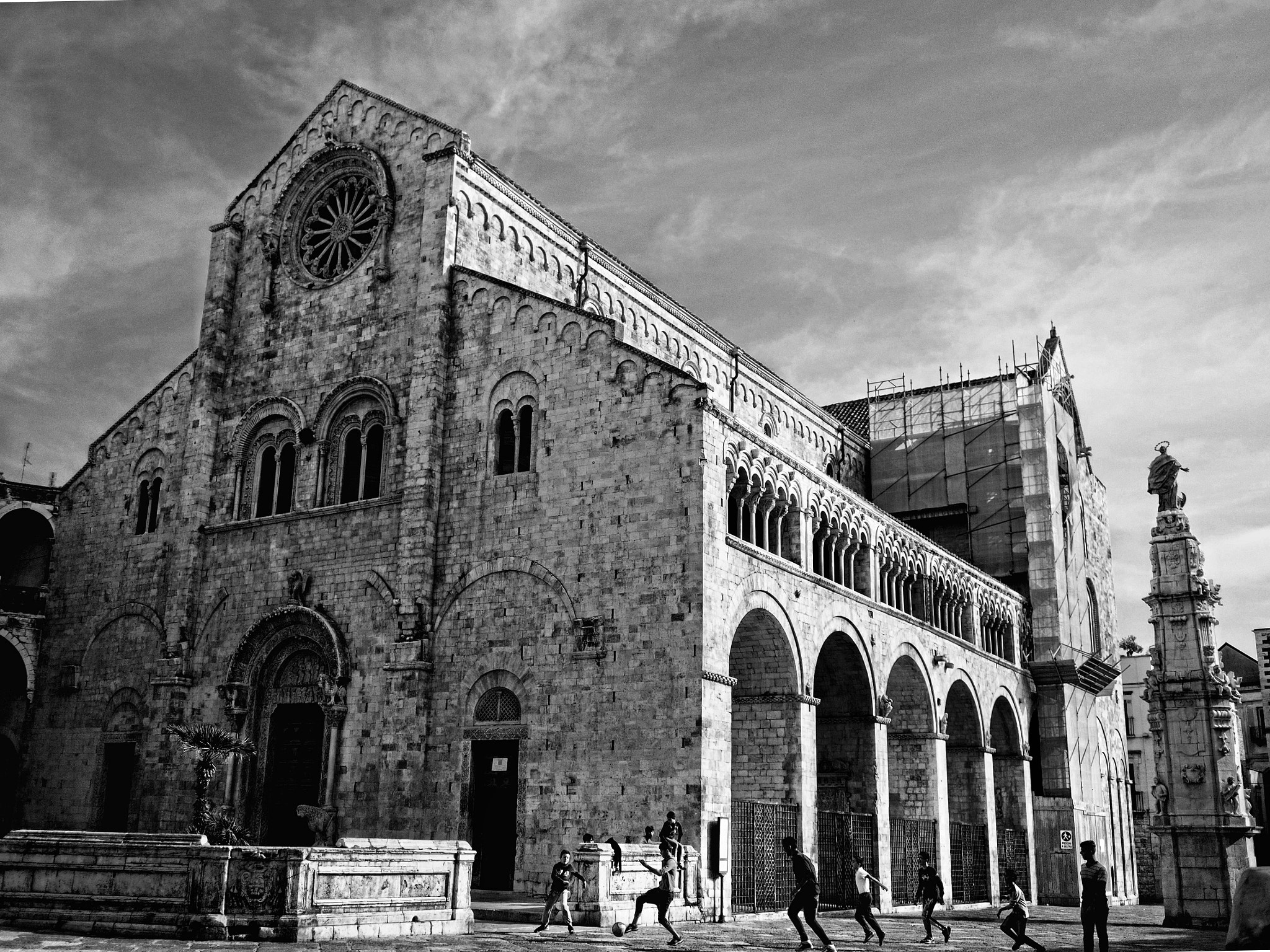 Olympus M.Zuiko Digital 17mm F2.8 Pancake sample photo. Chatedral - sud italia photography