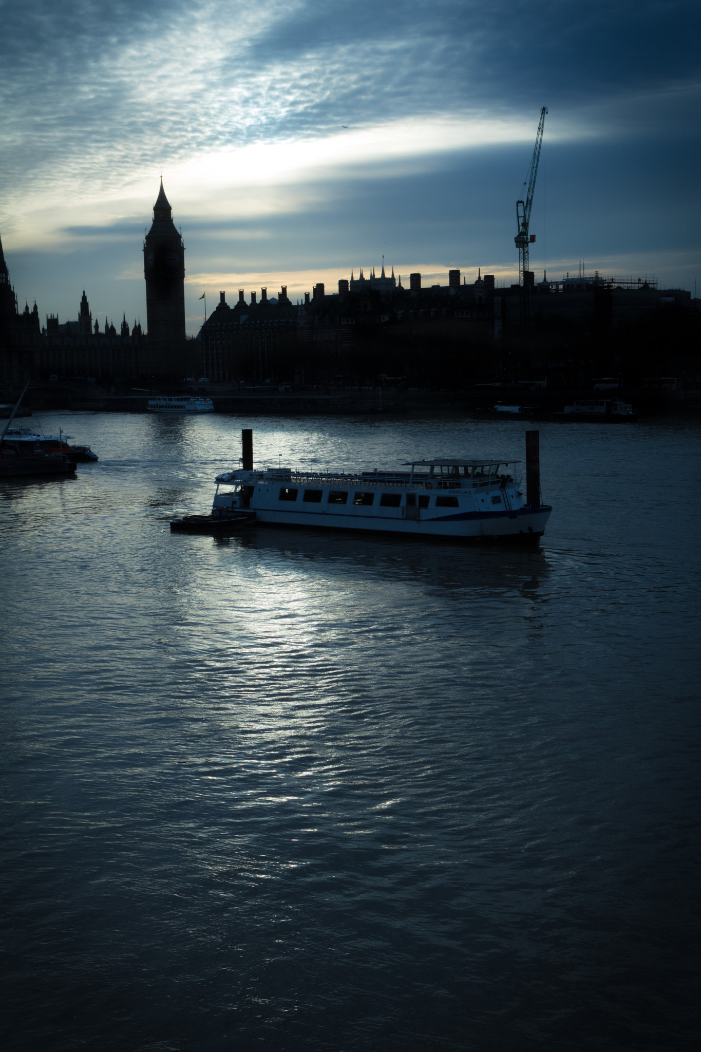 Canon EOS 760D (EOS Rebel T6s / EOS 8000D) + Canon EF 24-70mm F2.8L USM sample photo. Westminster silhouette photography