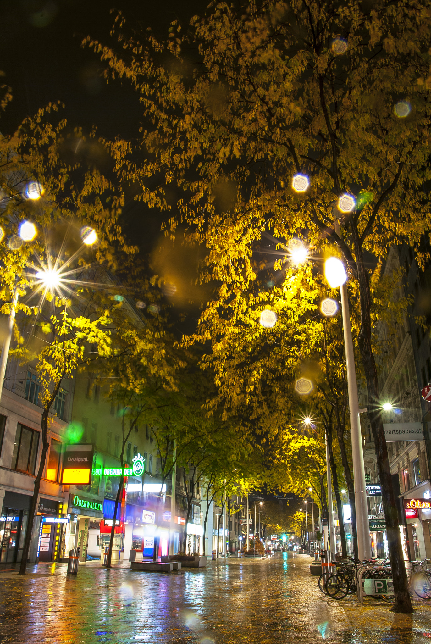 Nikon D80 + Sigma 18-200mm F3.5-6.3 DC sample photo. Mariahilferstraße rain... photography
