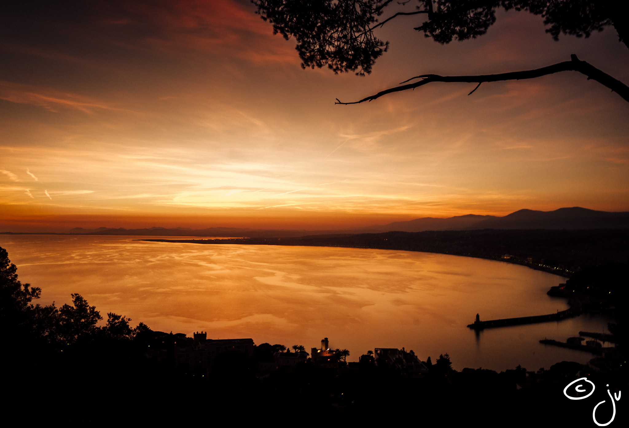 Nikon D3 + Nikon AF Nikkor 24mm F2.8D sample photo. Sunset nice photography