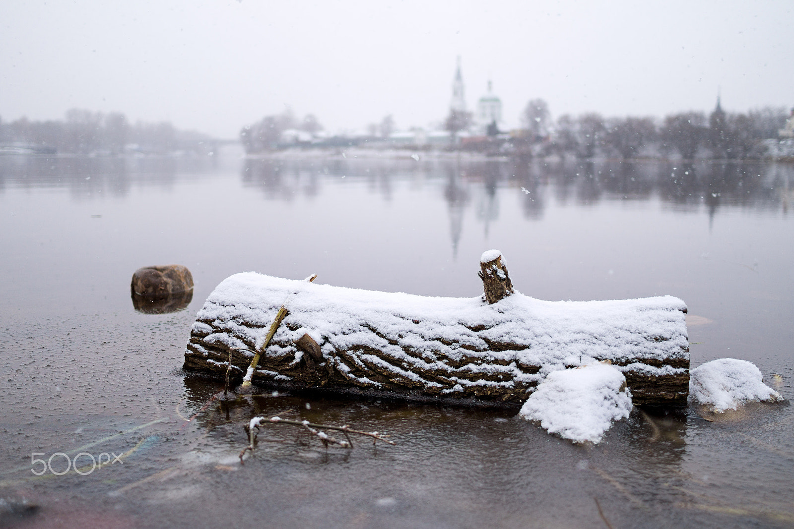 Sony Alpha a5000 (ILCE 5000) + Sony Sonnar T* E 24mm F1.8 ZA sample photo. Log and church photography