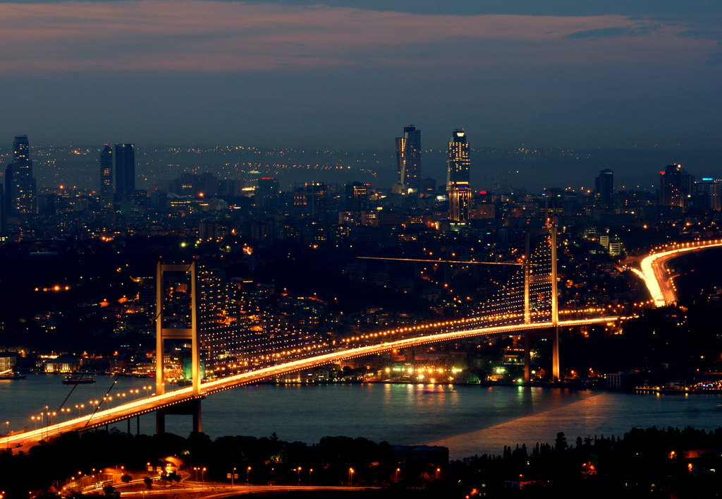 Sony Alpha DSLR-A350 + Sigma 70-300mm F4-5.6 DL Macro sample photo. İstanbul photography
