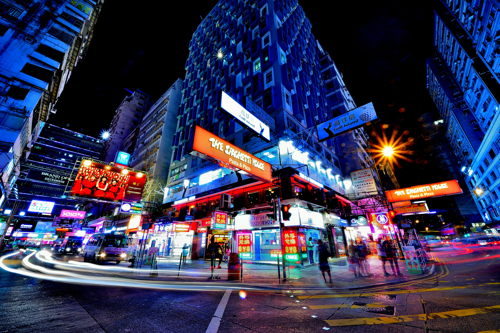 Sigma 8-16mm F4.5-5.6 DC HSM sample photo. Turning around #1 photography