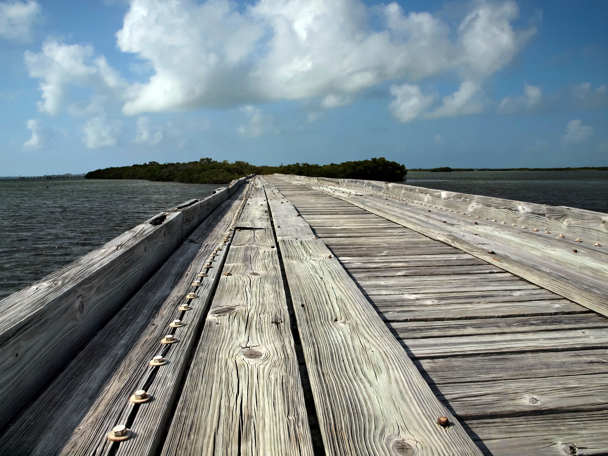 Olympus E-600 (EVOLT E-600) + OLYMPUS 14-42mm Lens sample photo. Abandoned walkway to wahoo photography