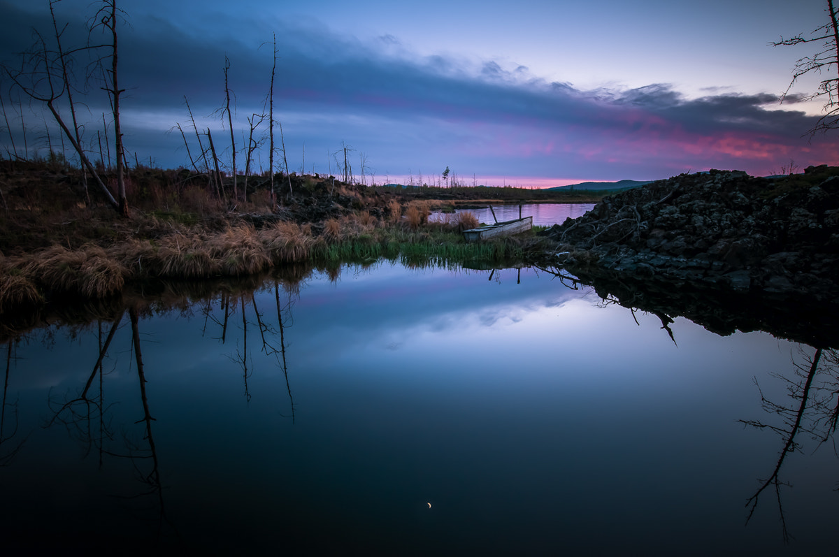 Nikon D300 + Nikon AF-S Nikkor 14-24mm F2.8G ED sample photo. 阿尔山杜鹃湖新月 photography