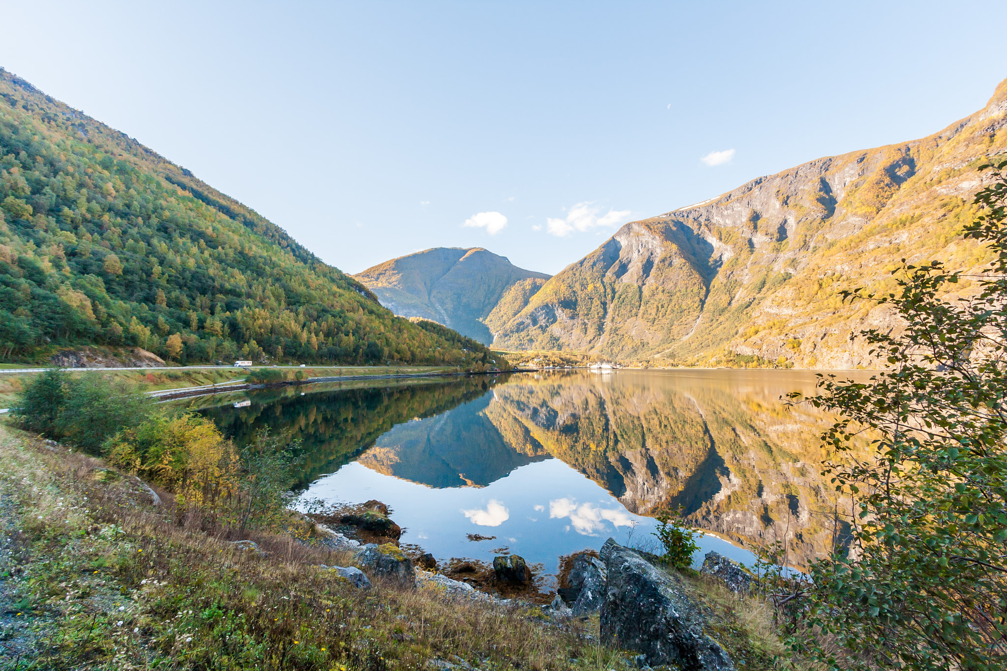 Canon EF-S 10-22mm F3.5-4.5 USM sample photo. Naerøyfjord photography