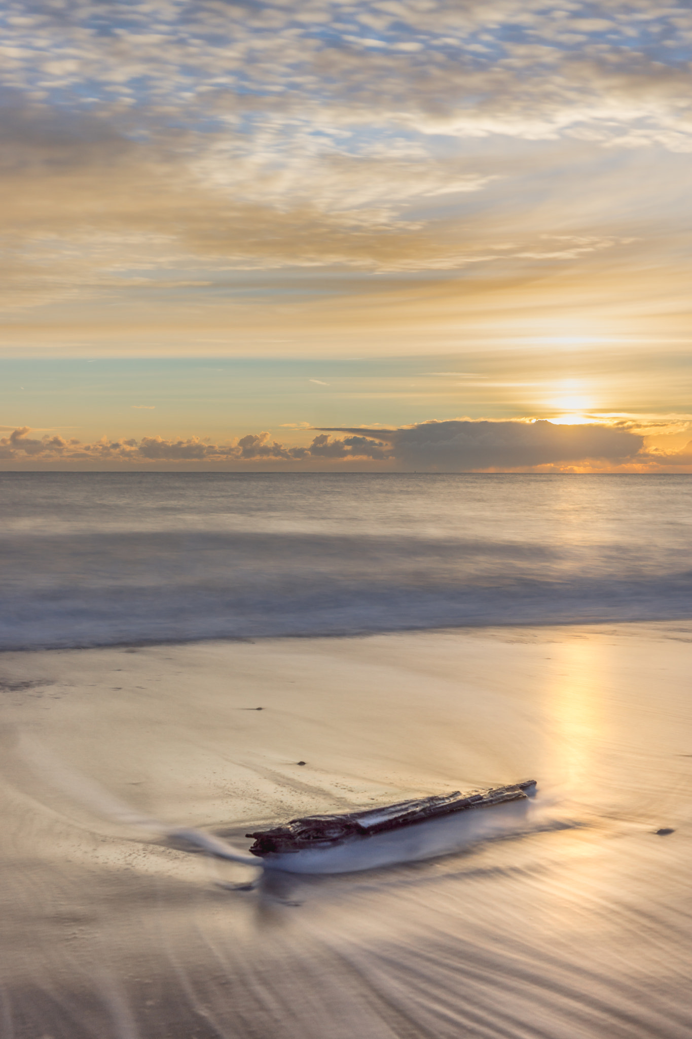 Sony SLT-A77 + Sony 28mm F2.8 sample photo. Sunrise on the beach photography