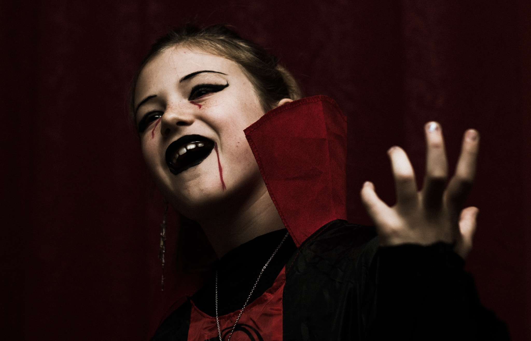 Sony Alpha DSLR-A500 + Minolta AF 50mm F1.7 sample photo. Vampire ! photography