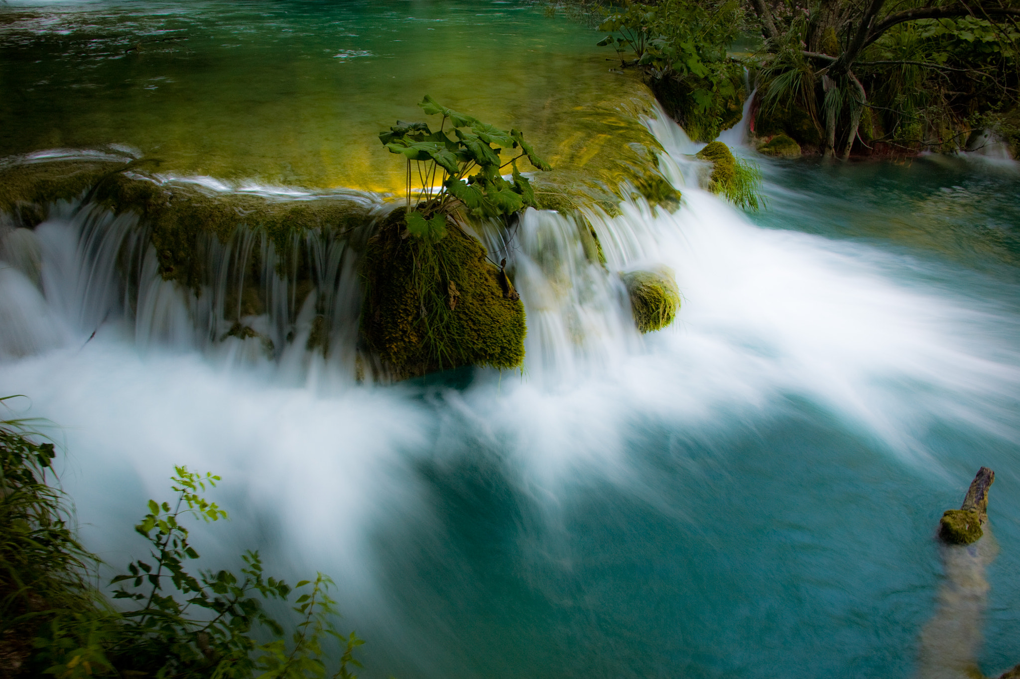 Canon EF 28-300mm F3.5-5.6L IS USM sample photo. Waterfall long exposure time photography