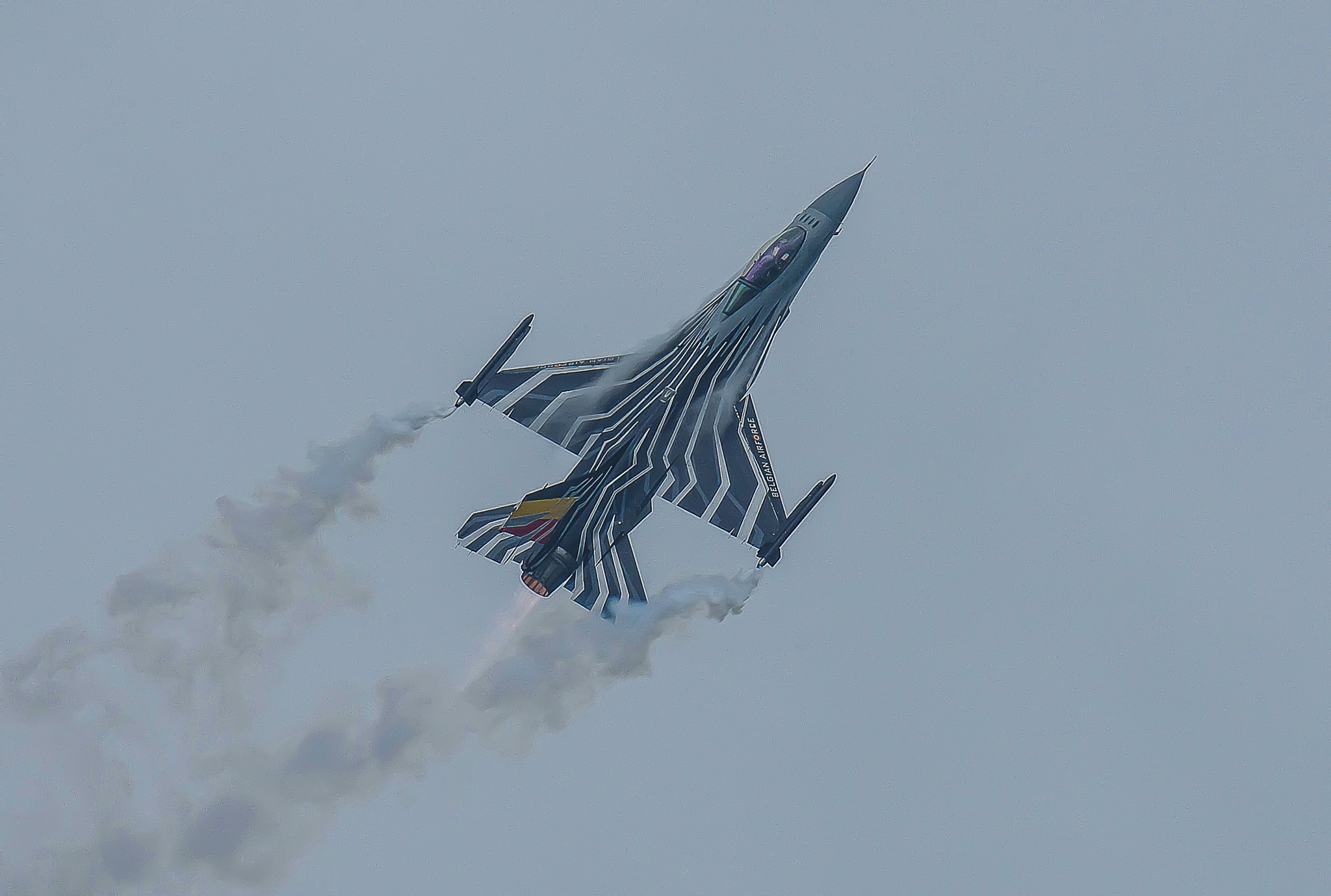 Pentax K-5 sample photo. F16am demo team belgian air force photography
