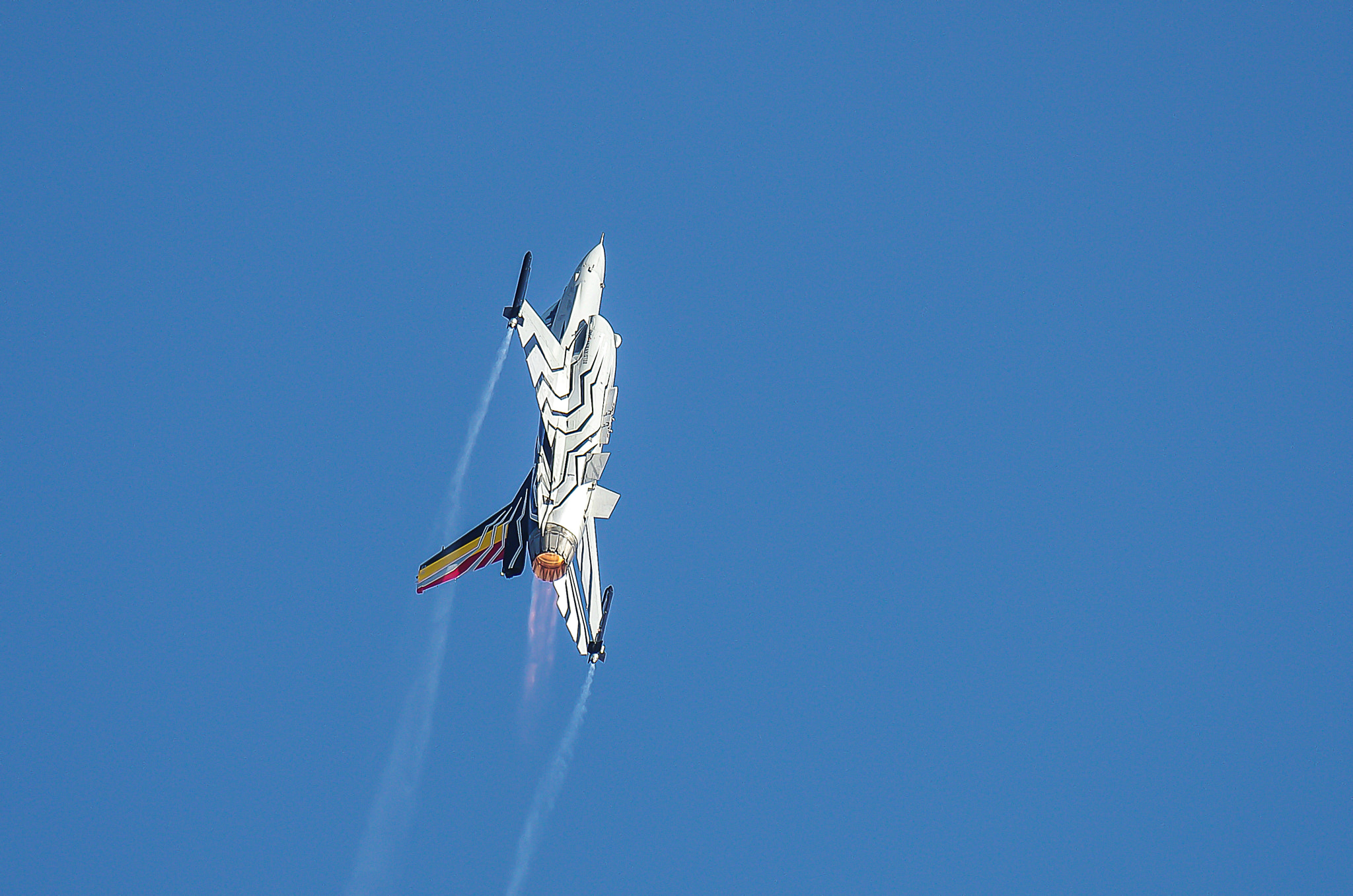 Pentax K-5 sample photo. F16am demo team belgian air force photography