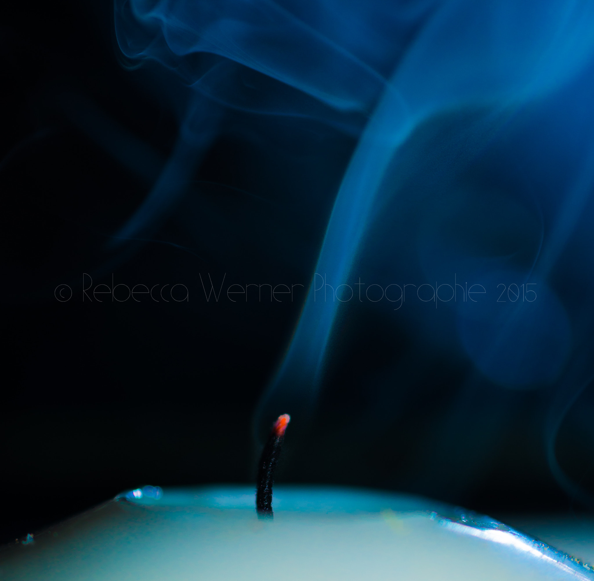 Sony Alpha DSLR-A700 + Sony 50mm F2.8 Macro sample photo. Smoke photography