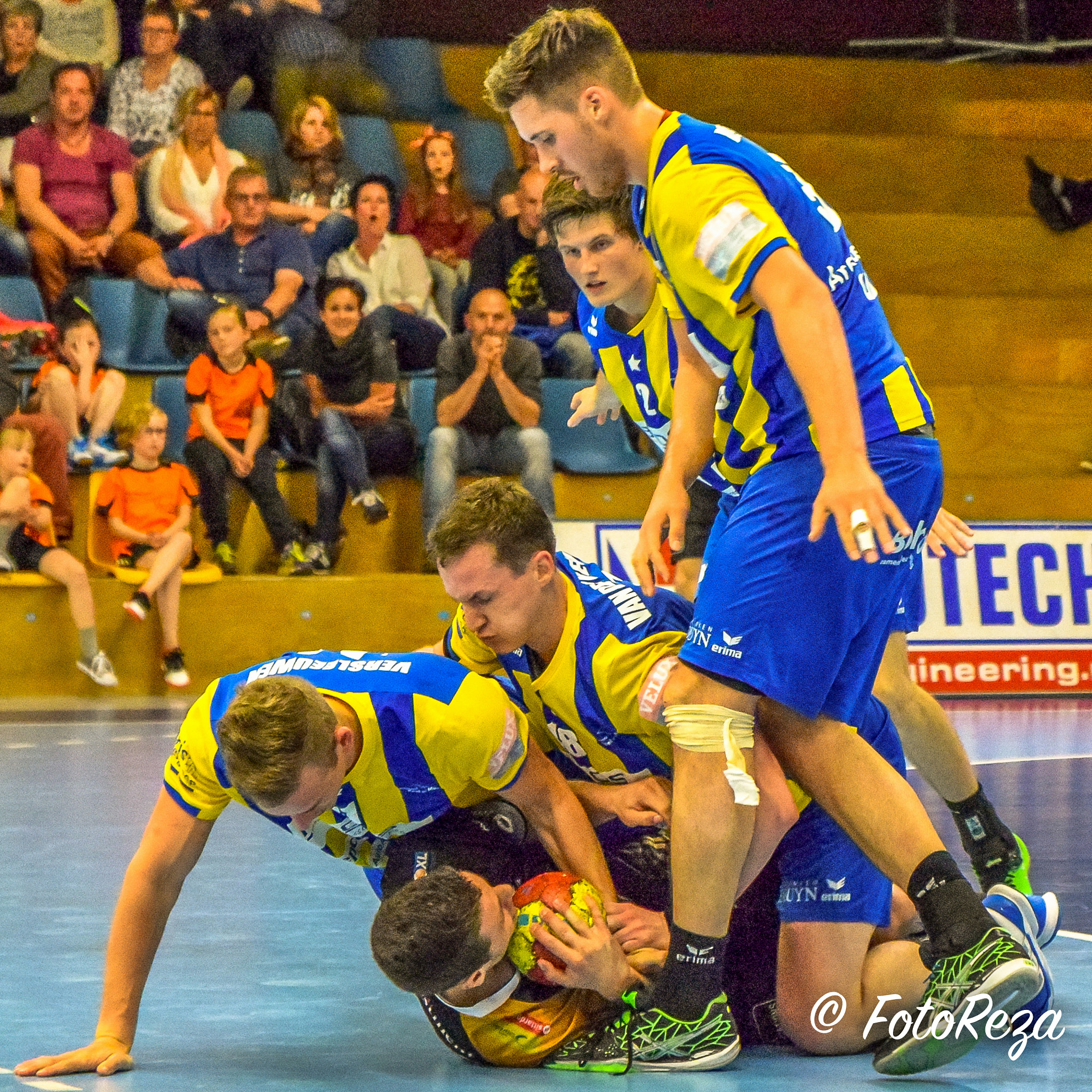 Sigma 17-70mm F2.8-4 DC Macro OS HSM | C sample photo. Limburgse derby photography